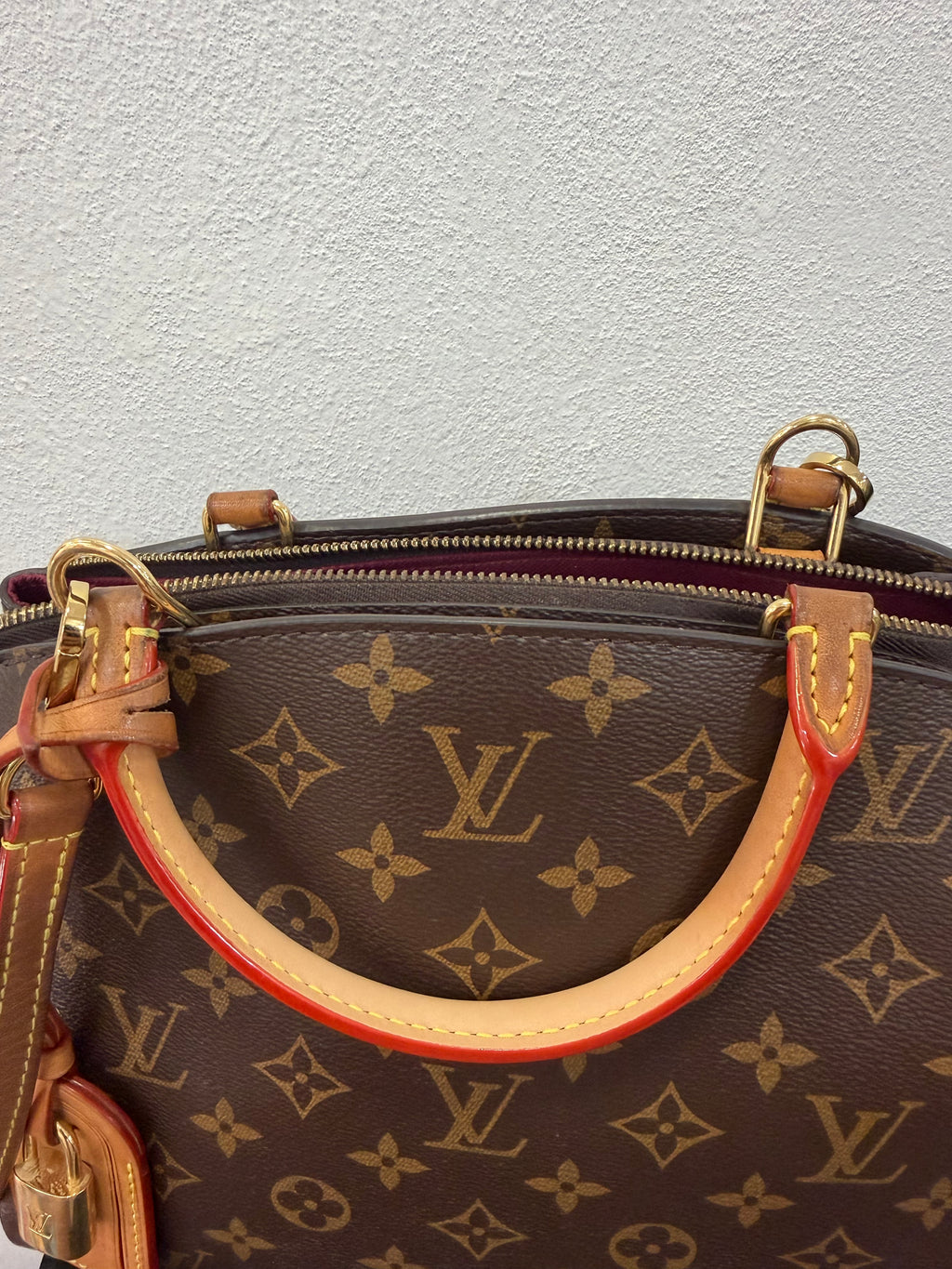 Louis Vuitton Petit Palais Monogram