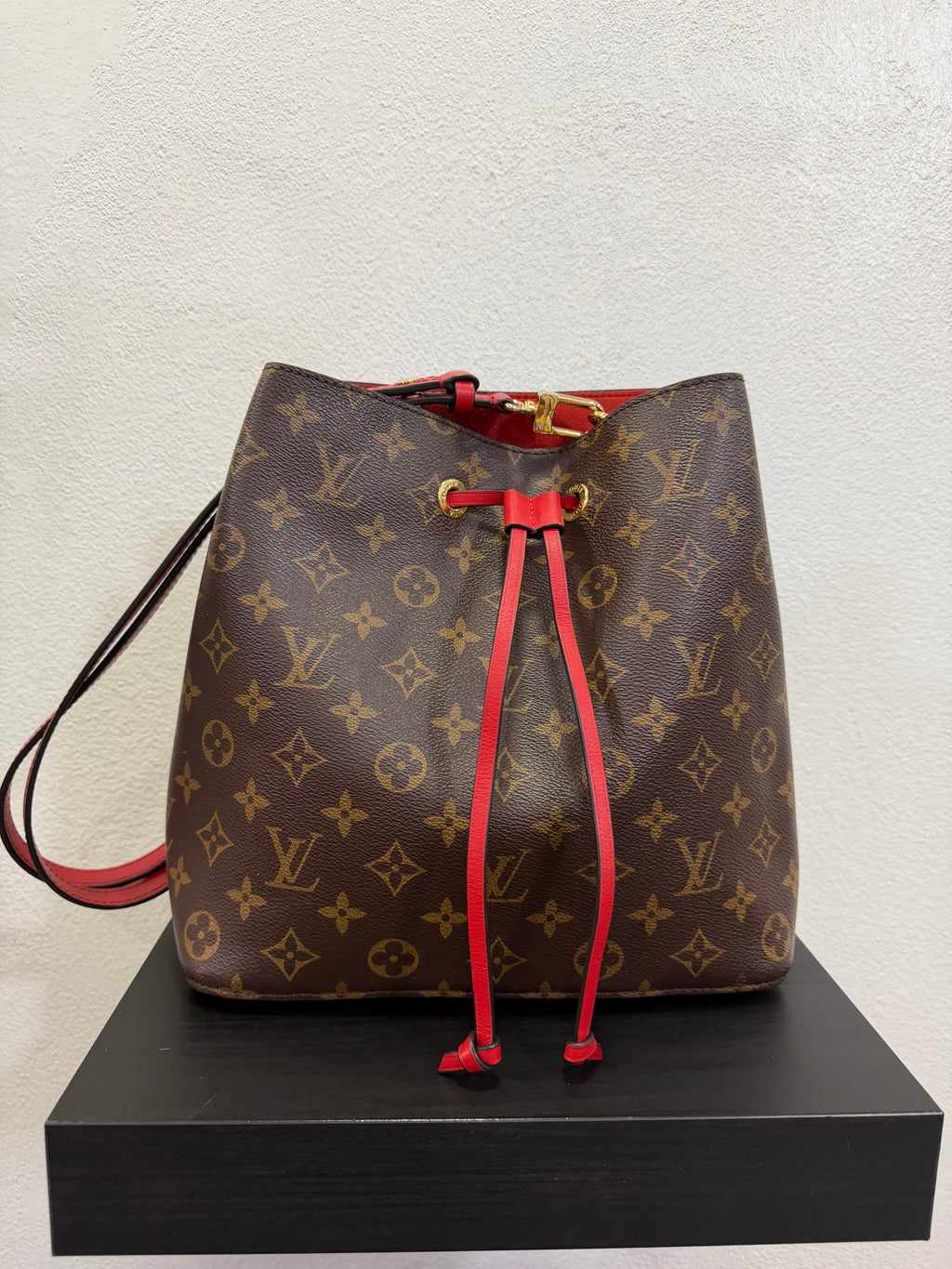 Louis Vuitton Neo Noe Monogram
