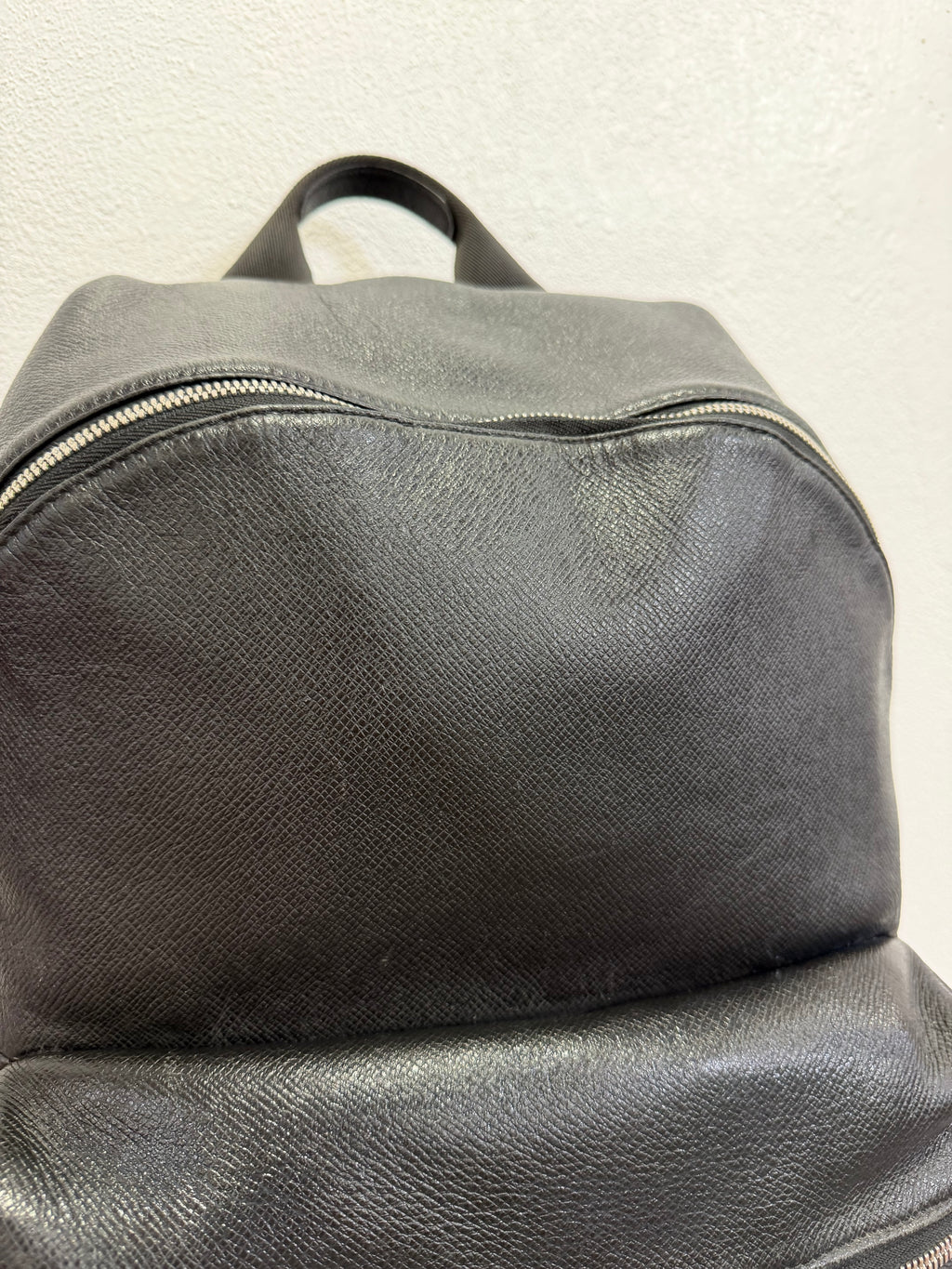 Louis Vuitton Discovery PM Taiga