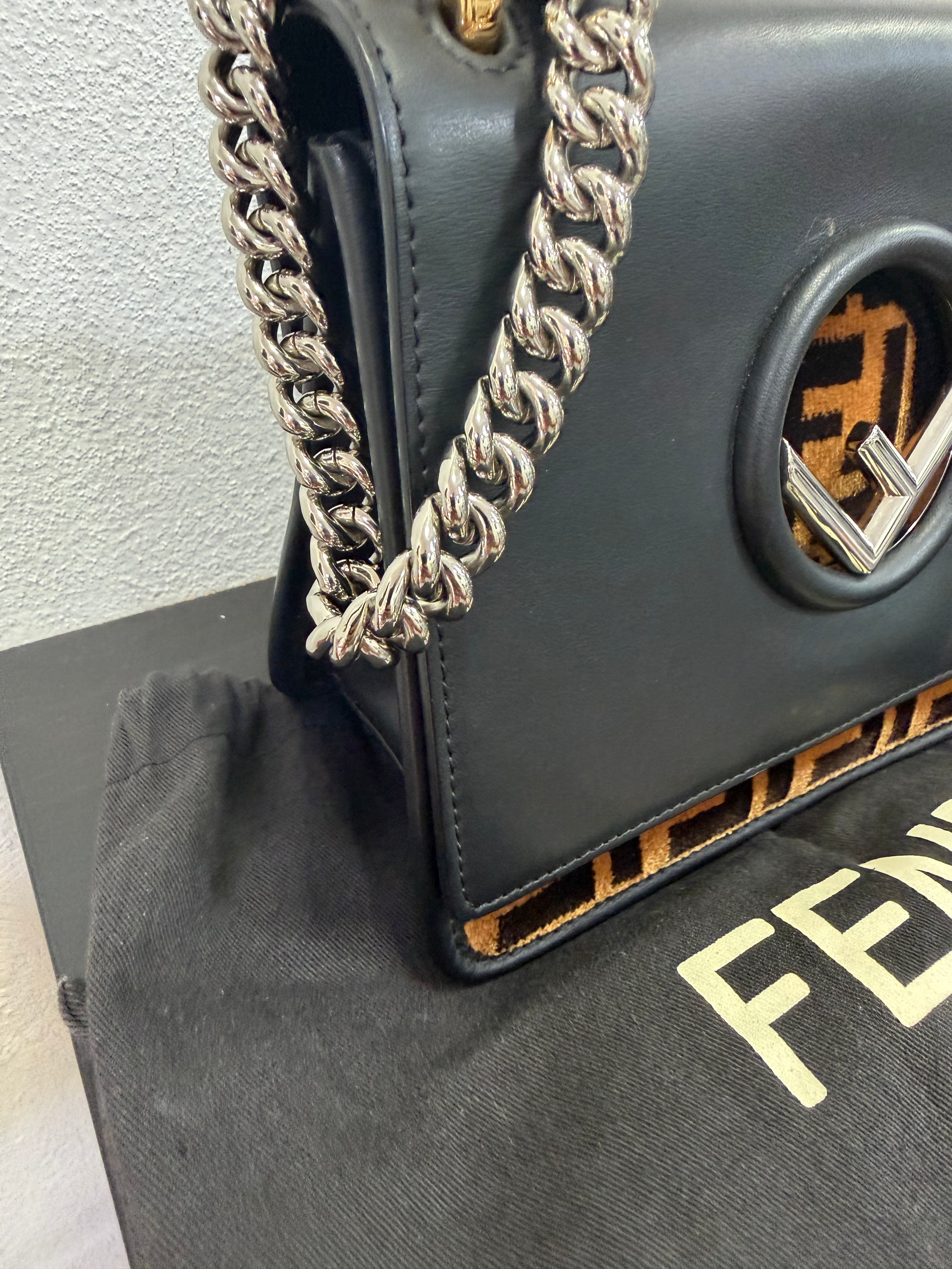 Fendi Kan I in pelle nera e velluto FF
