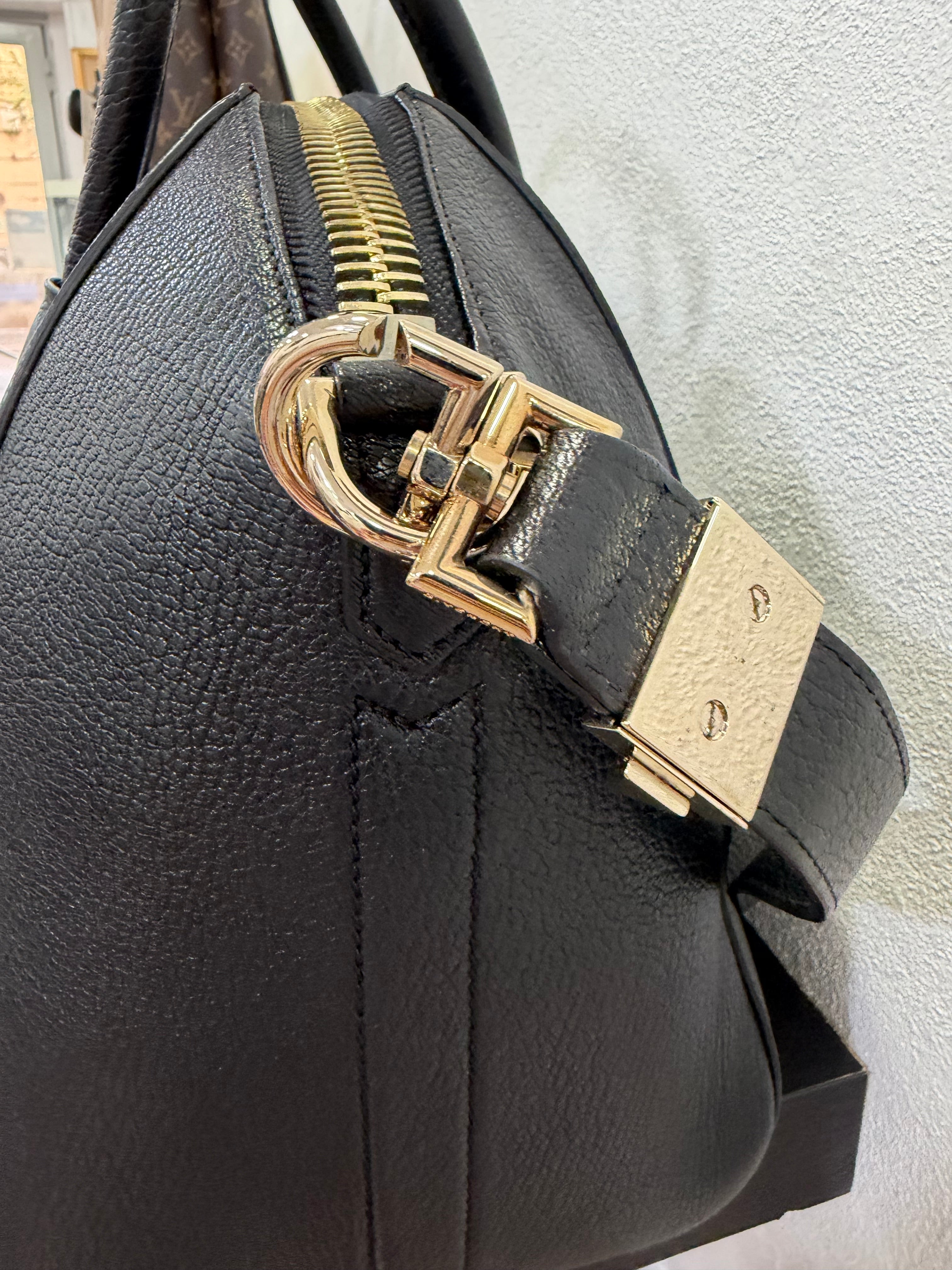 Givenchy Antigona Medium
