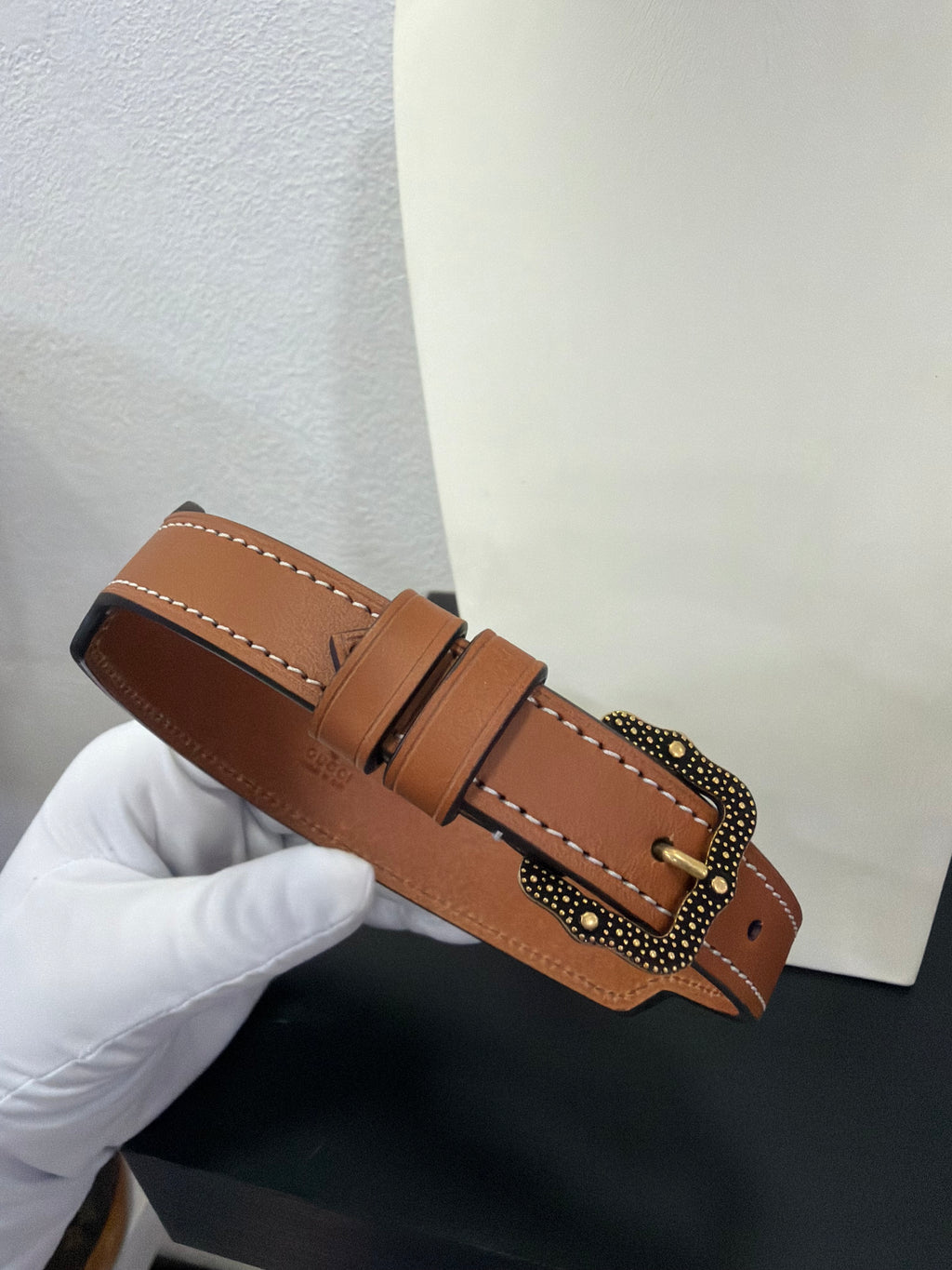 Gucci Chocker in pelle cuoio con leone