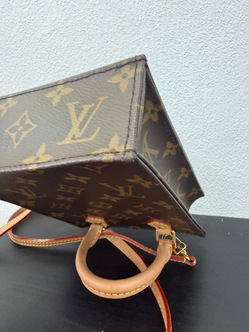 Louis Vuitton Petit Sac Plat