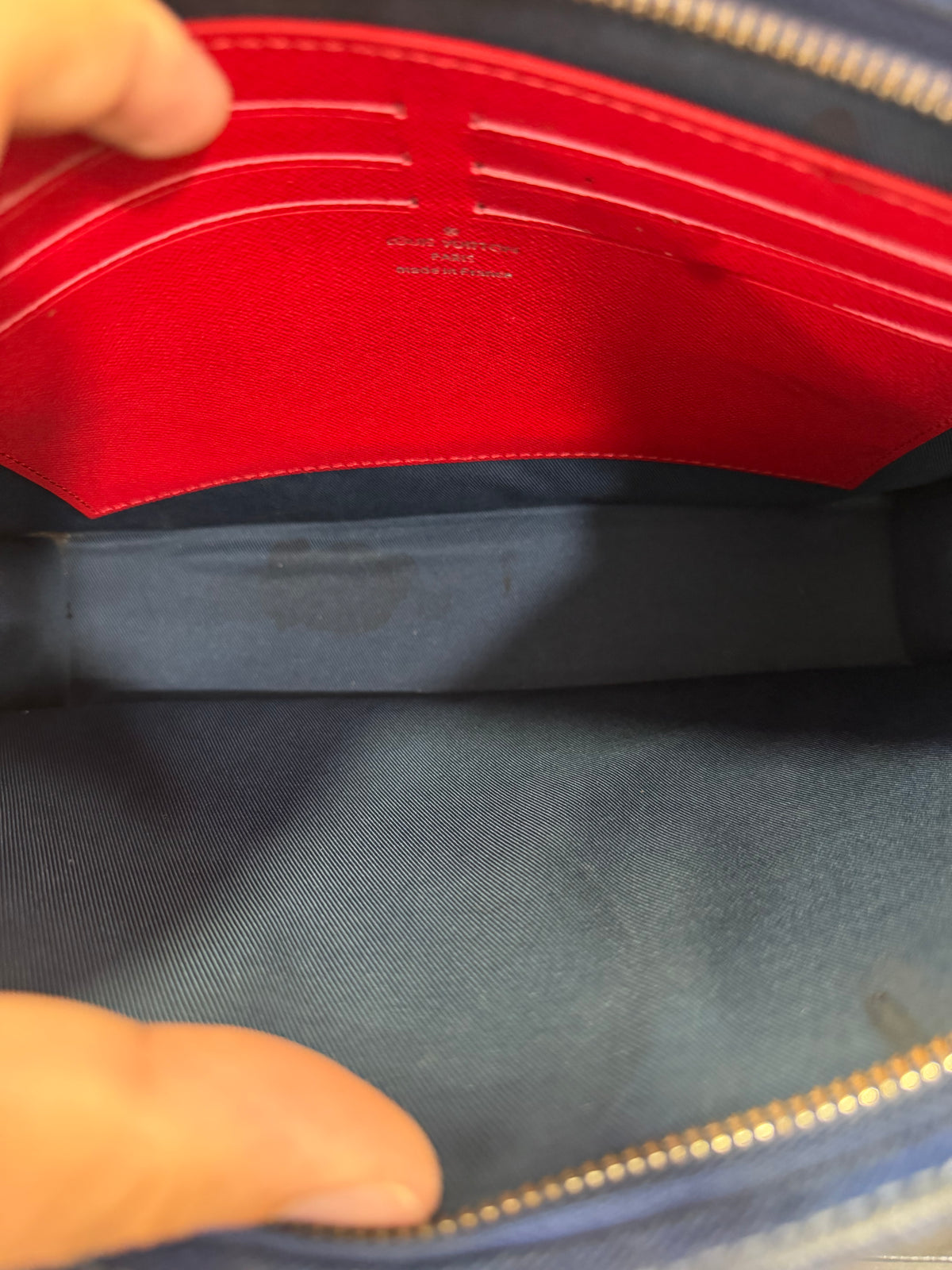 Louis Vuitton Voyage in pelle taiga blu elettrico
