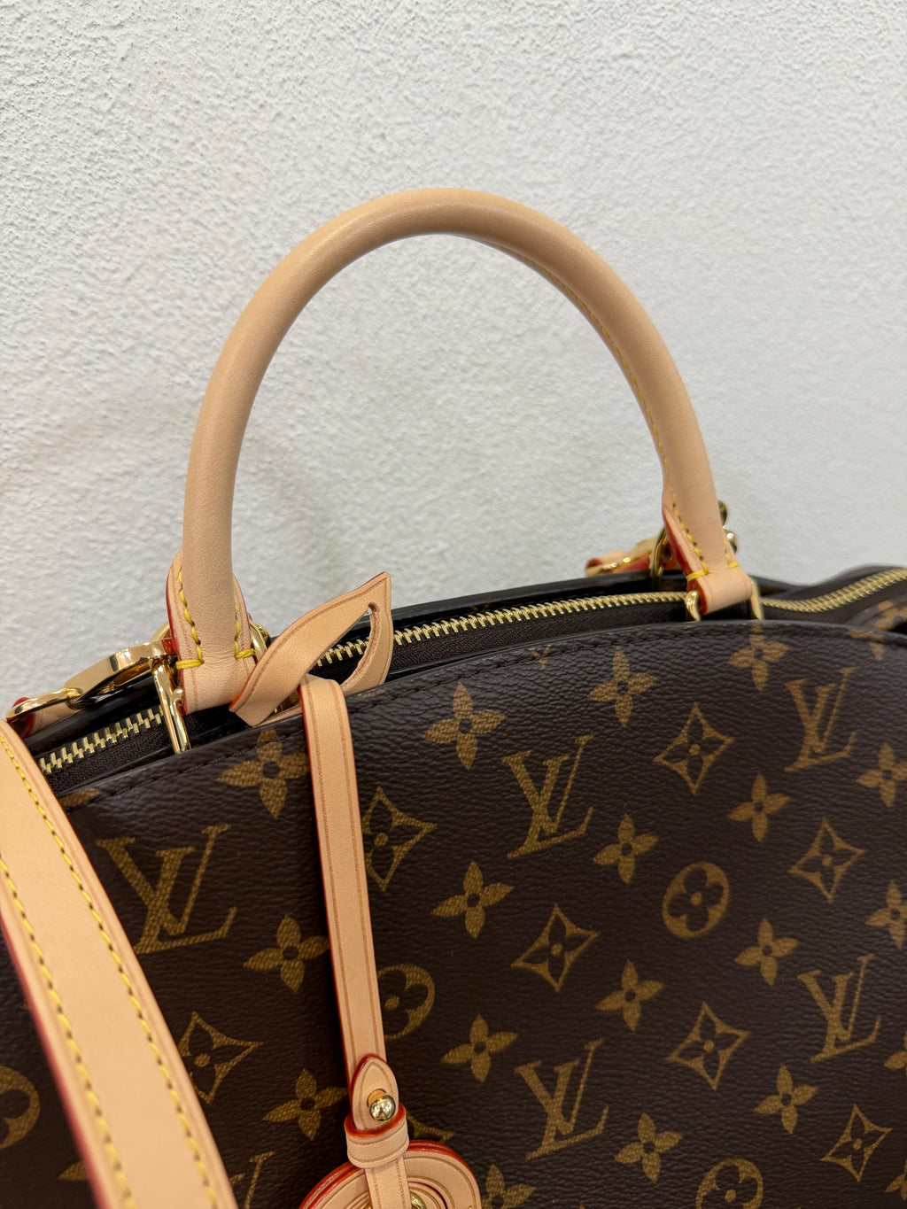 Louis Vuitton Petit Palais Monogram