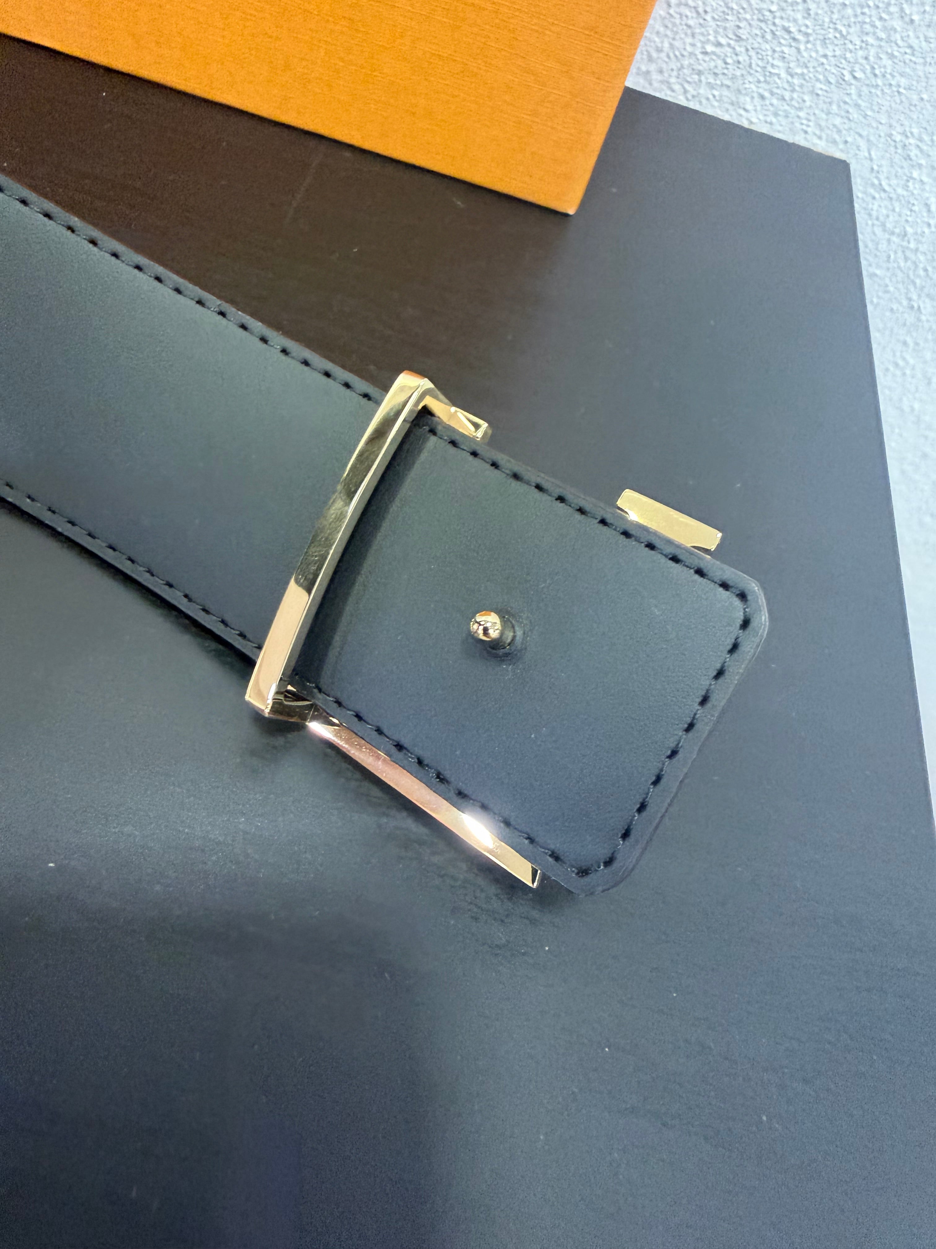 Louis Vuitton Cintura Initiales 80