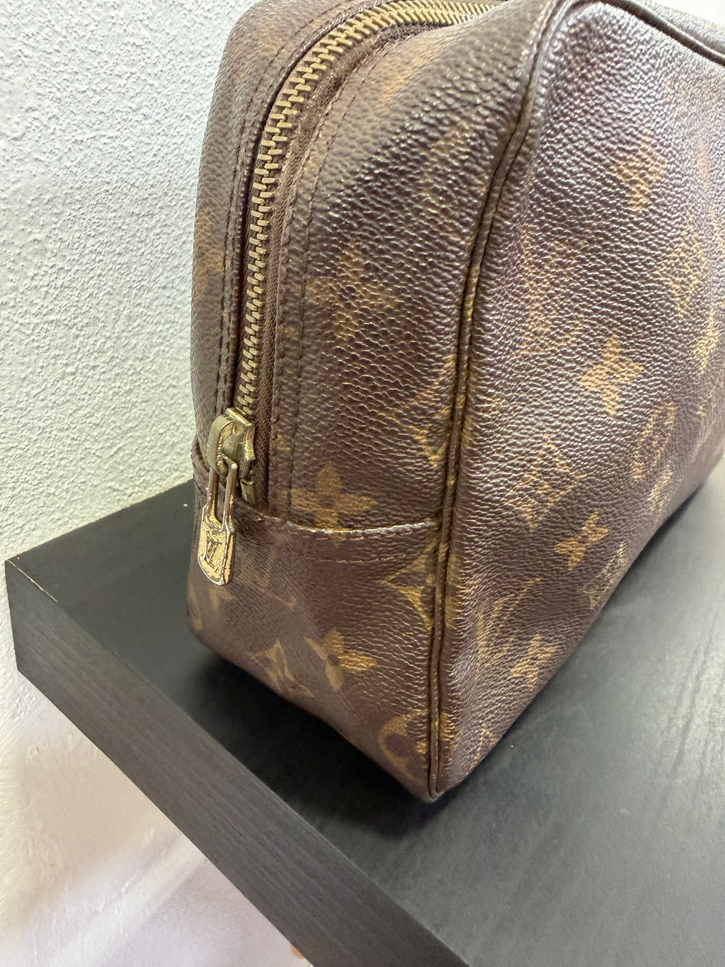 Louis Vuitton trousse 28