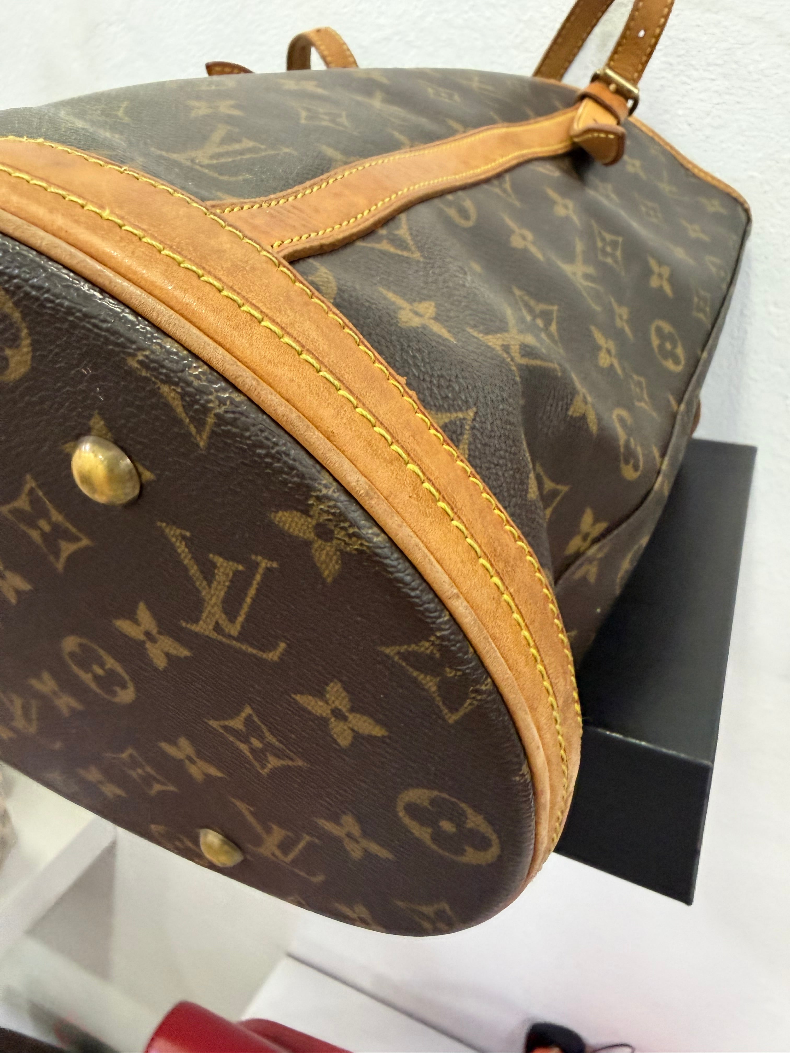 Louis Vuitton Bucket Bag GM