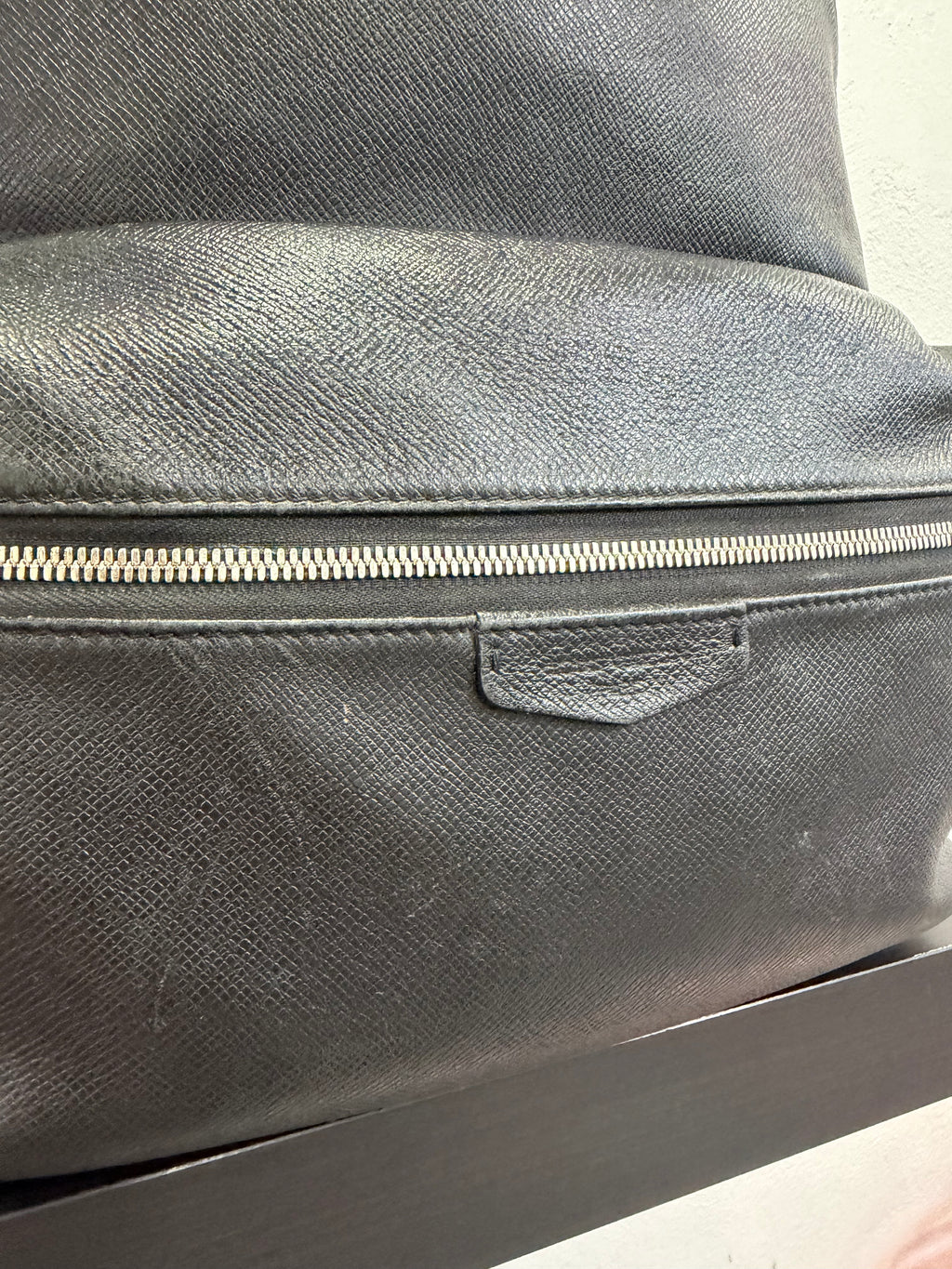 Louis Vuitton Discovery PM Taiga