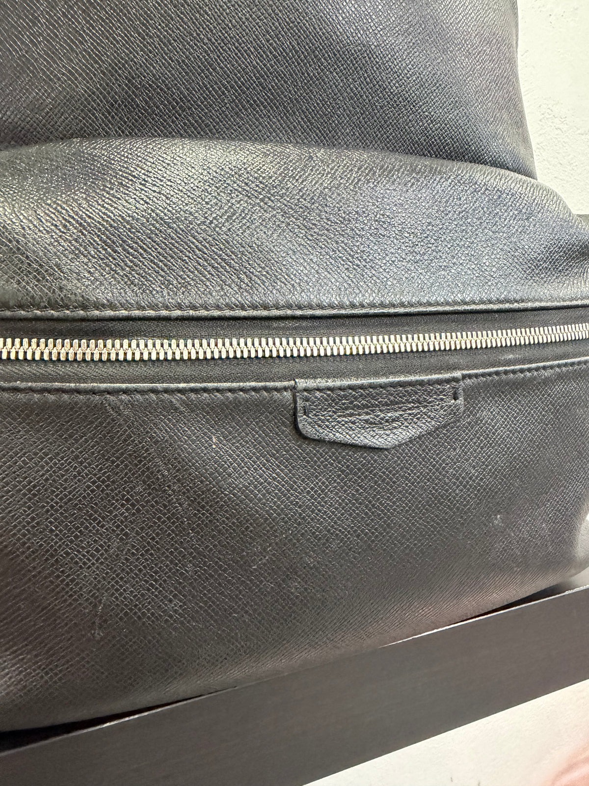 Louis Vuitton Discovery PM Taiga
