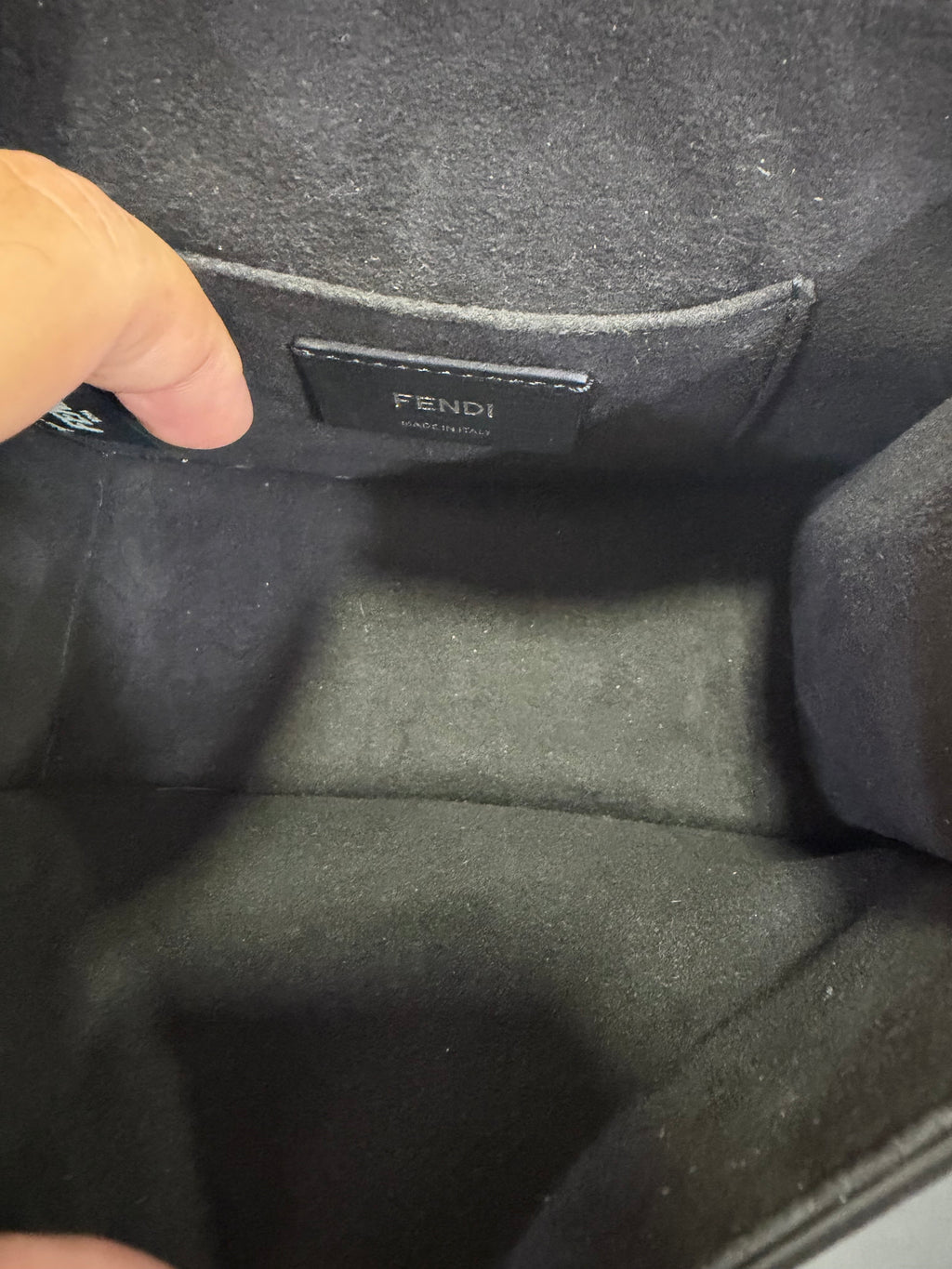 Fendi Kan I in pelle nera e velluto FF