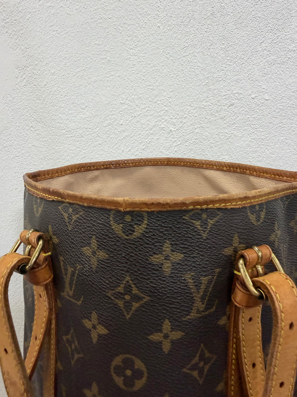 Louis Vuitton Bucket Bag GM