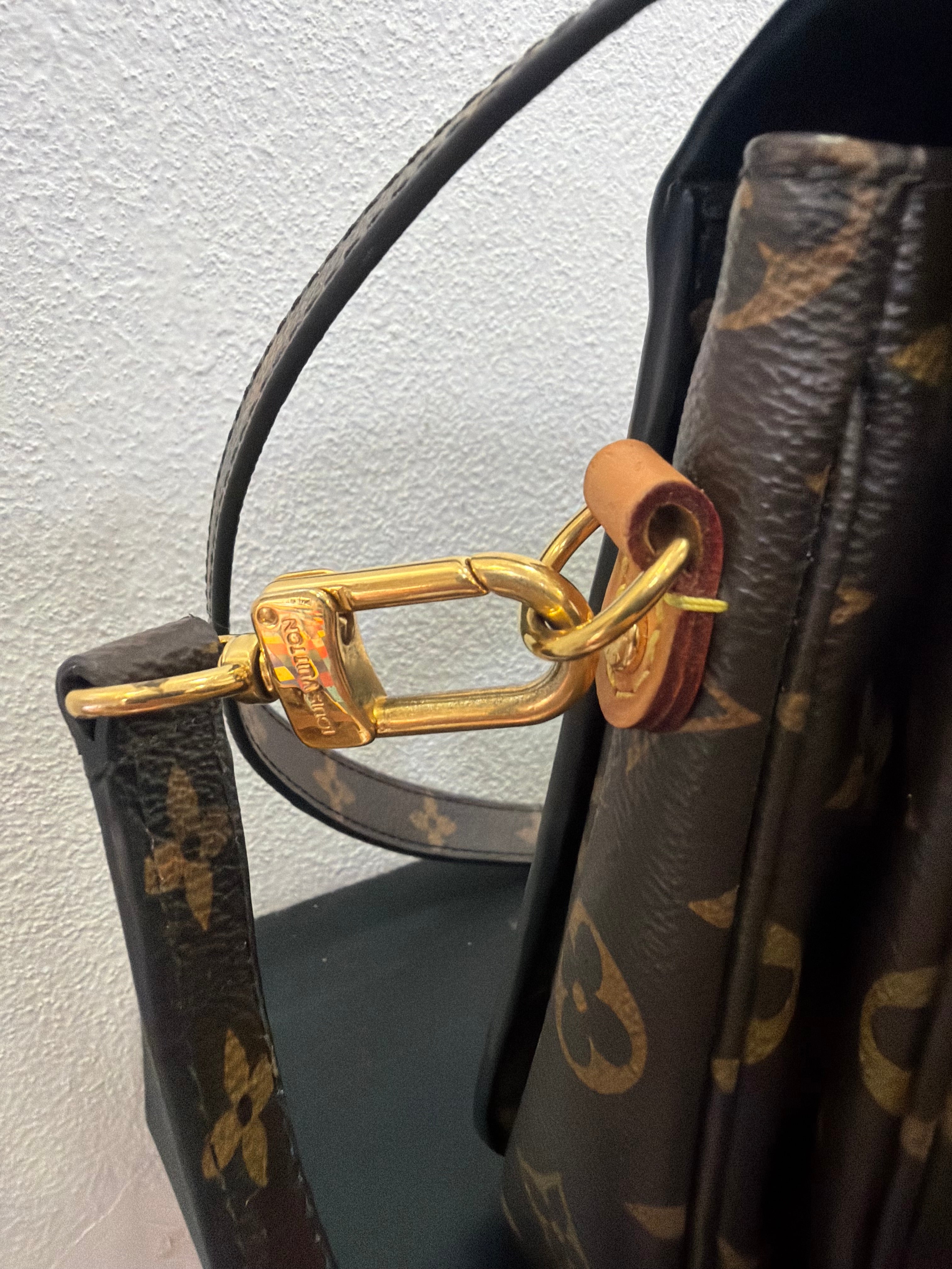 Louis Vuitton Metis Monogram