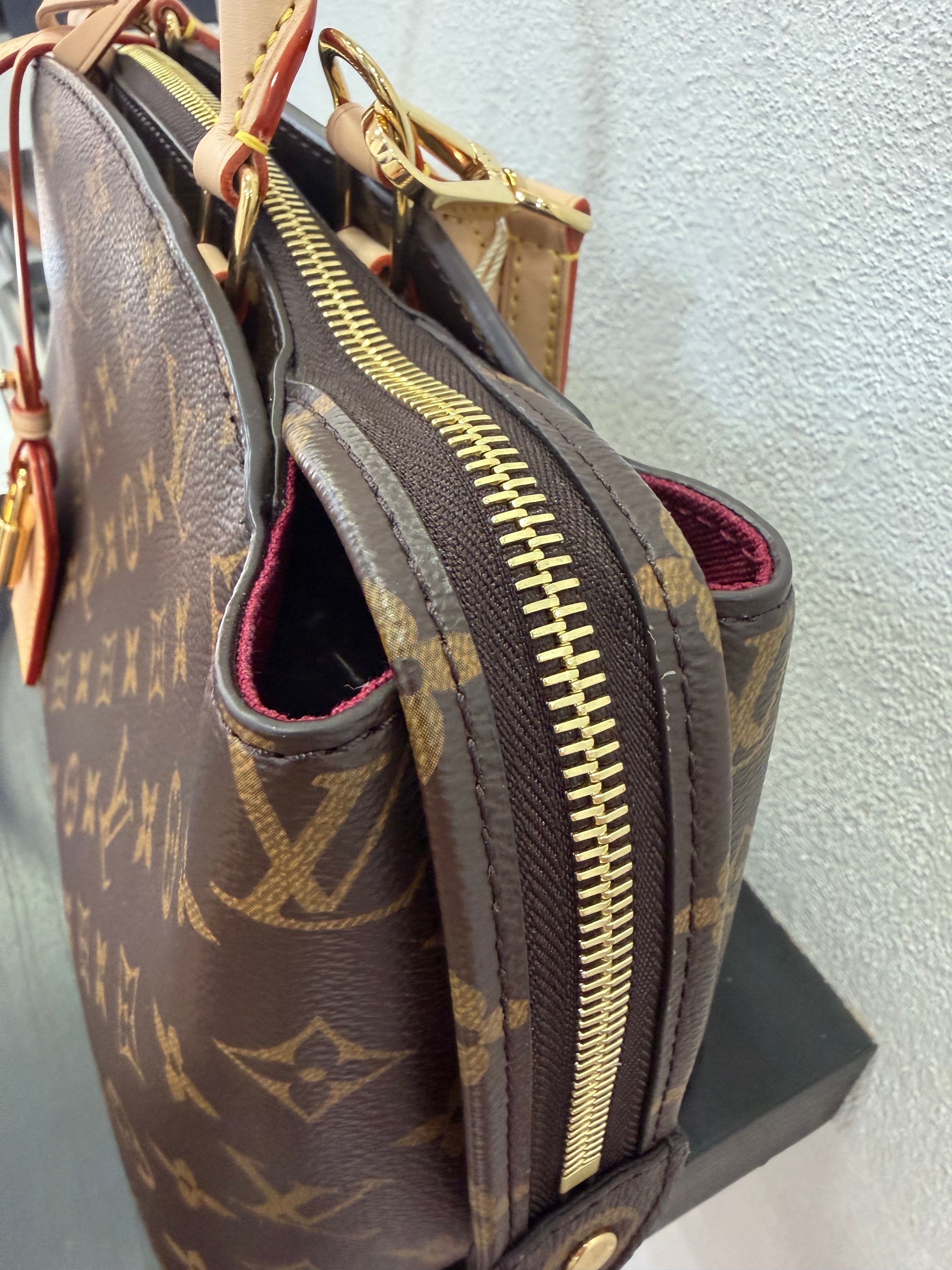 Louis Vuitton Petit Palais Monogram