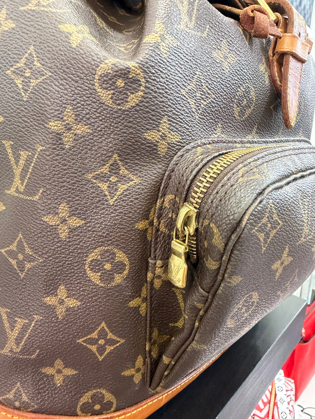 Louis Vuitton Montsouris MM