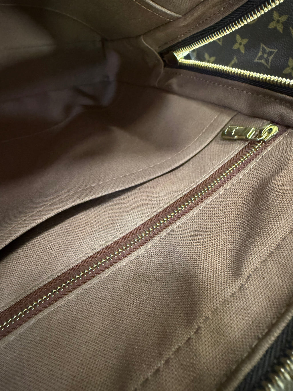 Louis Vuitton Port document Voyage Monogram