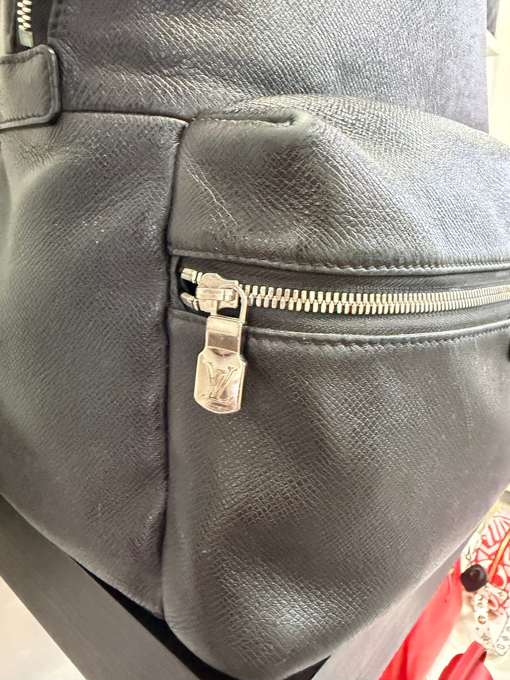 Louis Vuitton Discovery PM Taiga