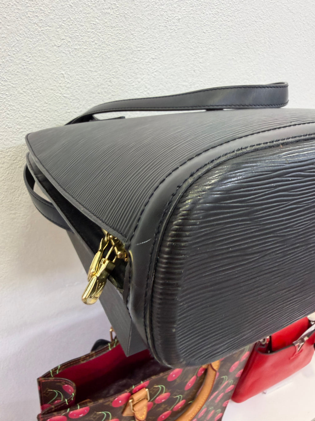 Louis Vuitton Lussac Epi Nero