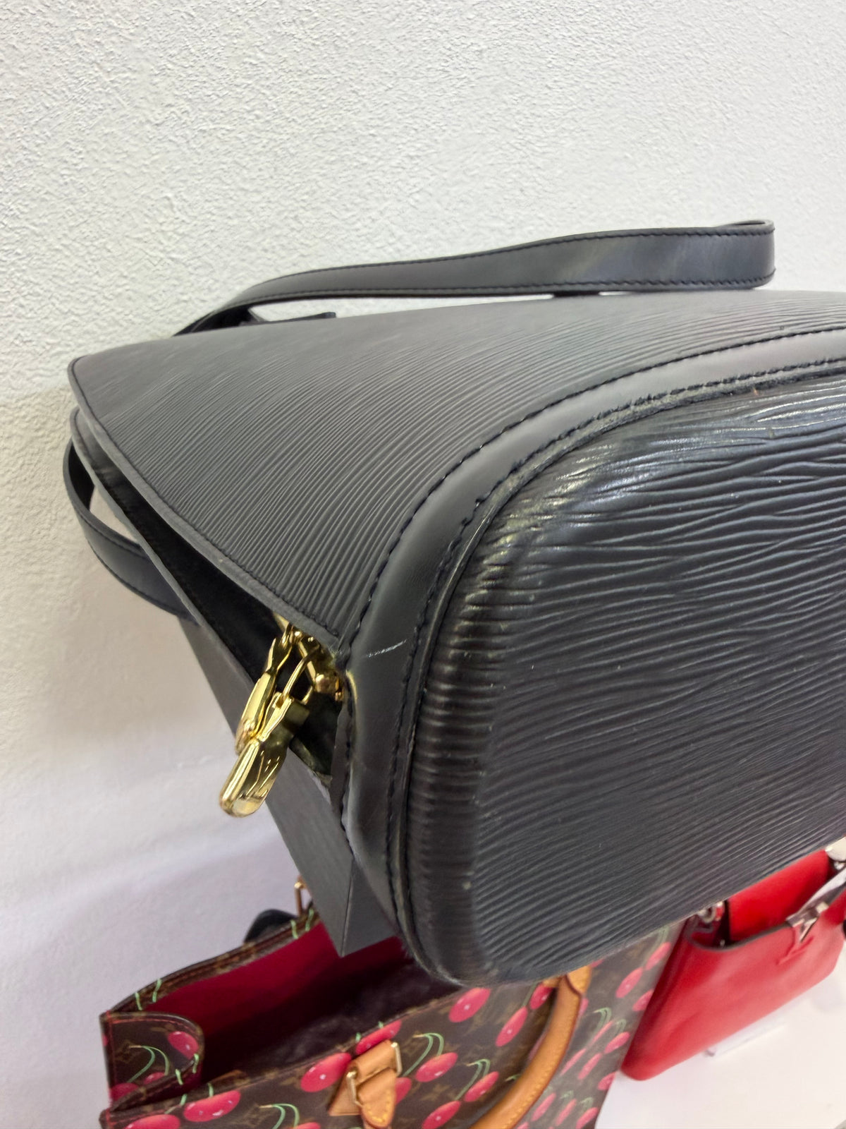 Louis Vuitton Lussac Epi Nero