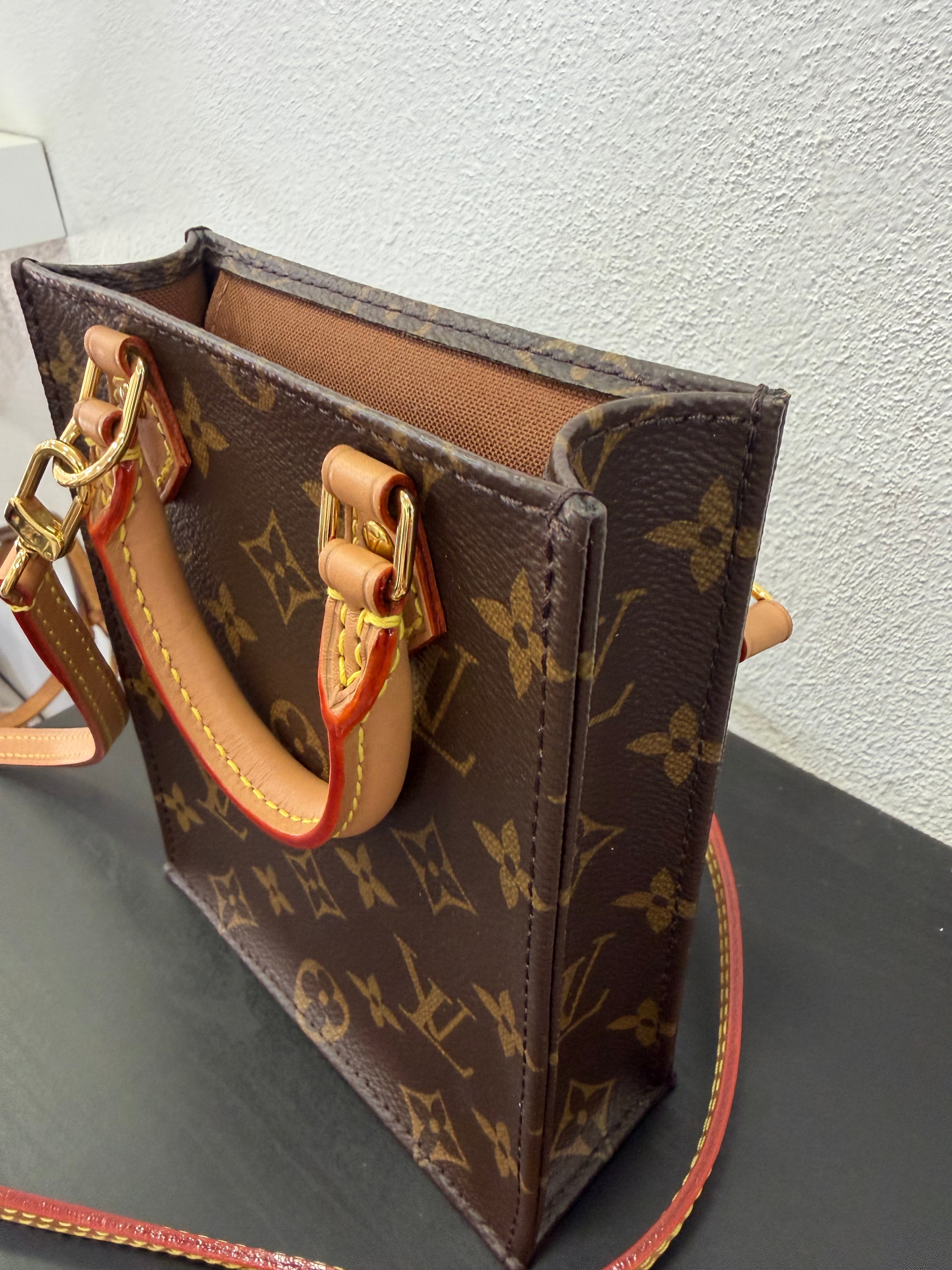 Louis Vuitton Petit Sac Plat