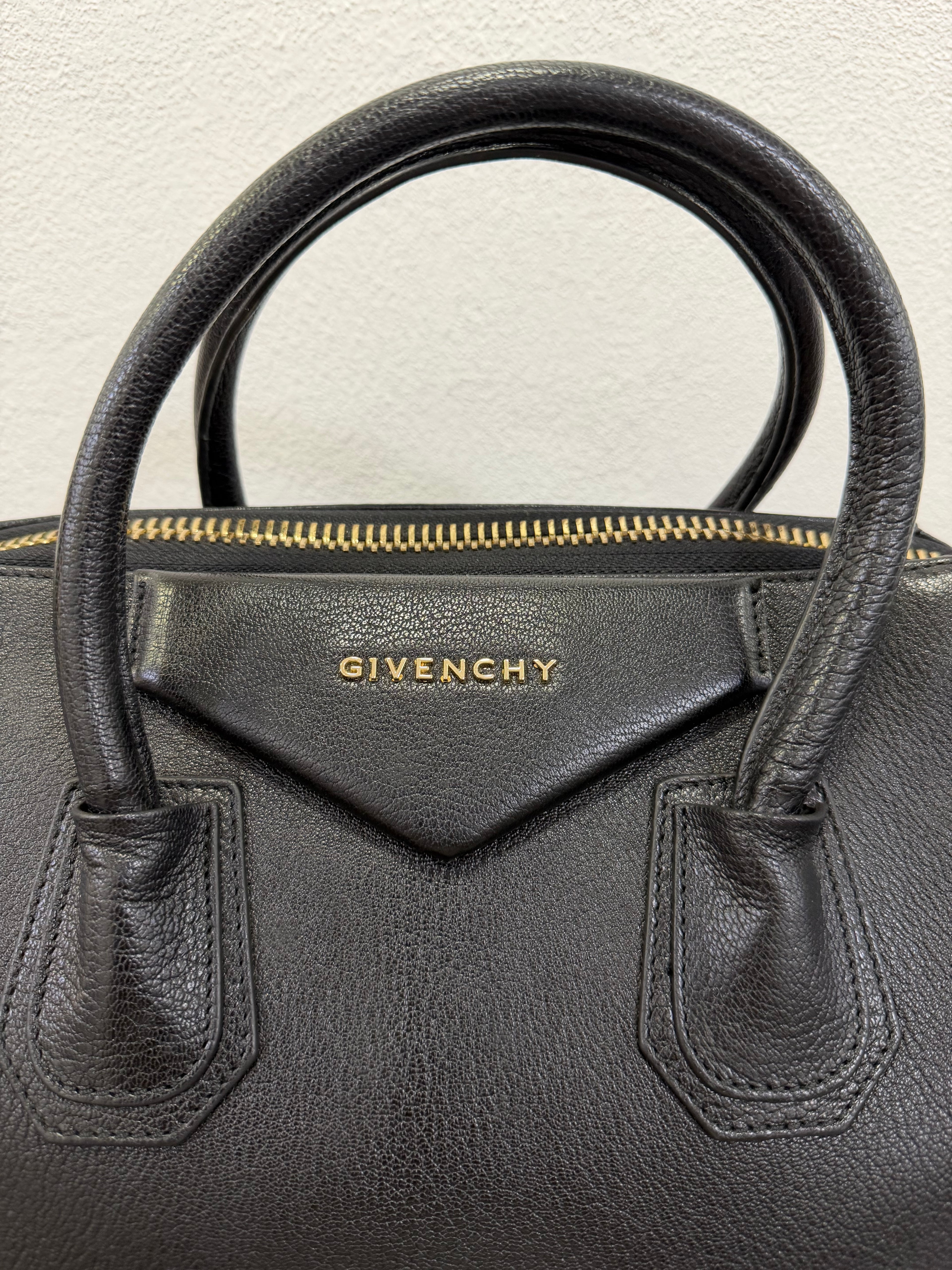 Givenchy Antigona Medium