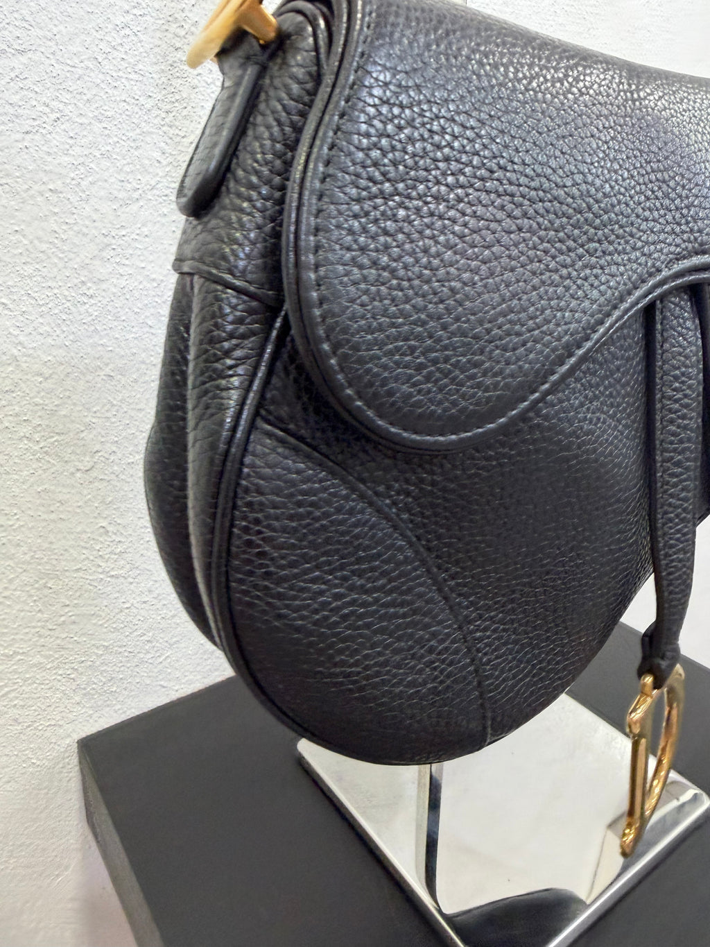 Christian Dior Saddle Nera in pelle granulata