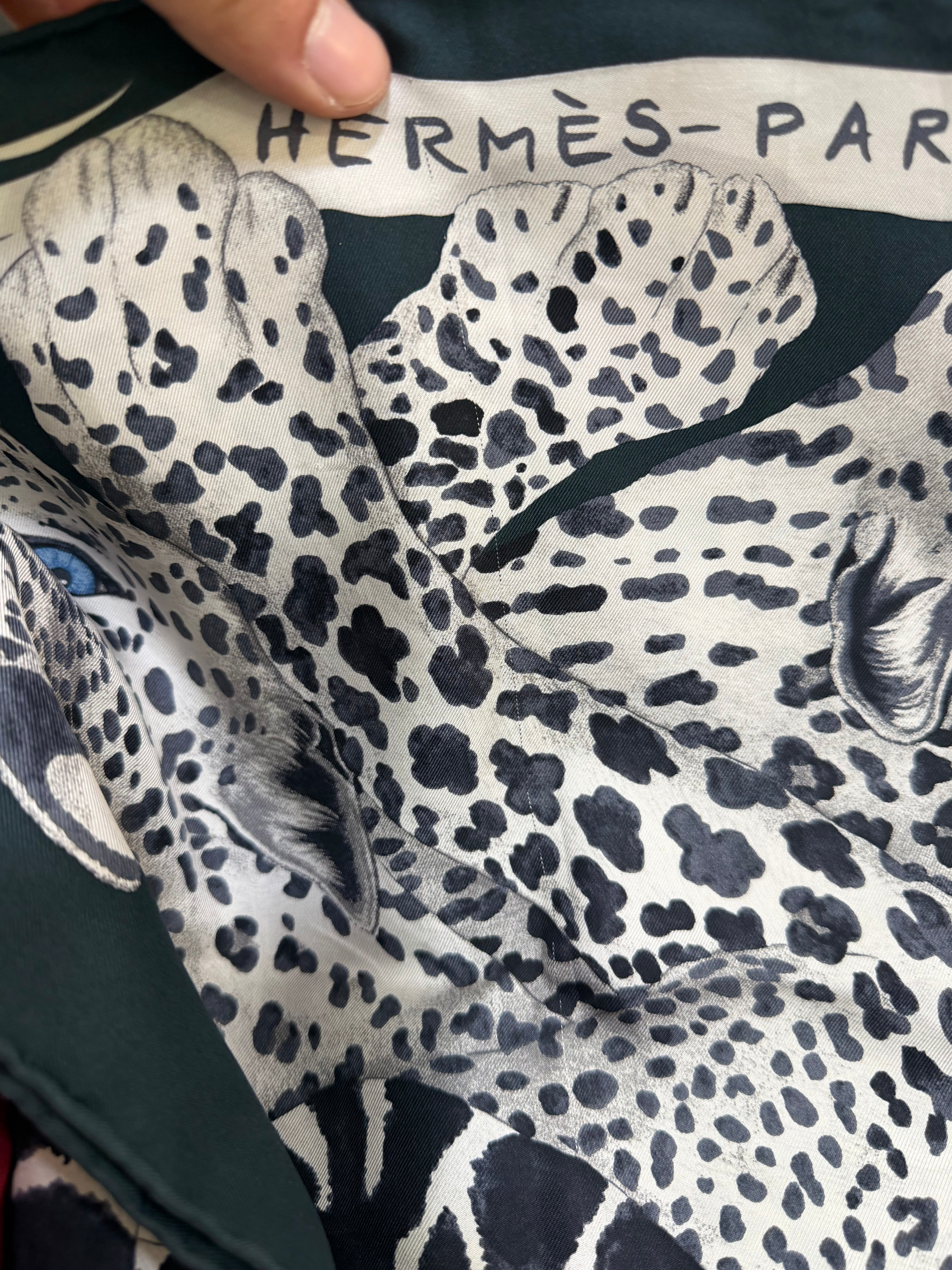 Hermès Carré 90 Lazy Leopardesses