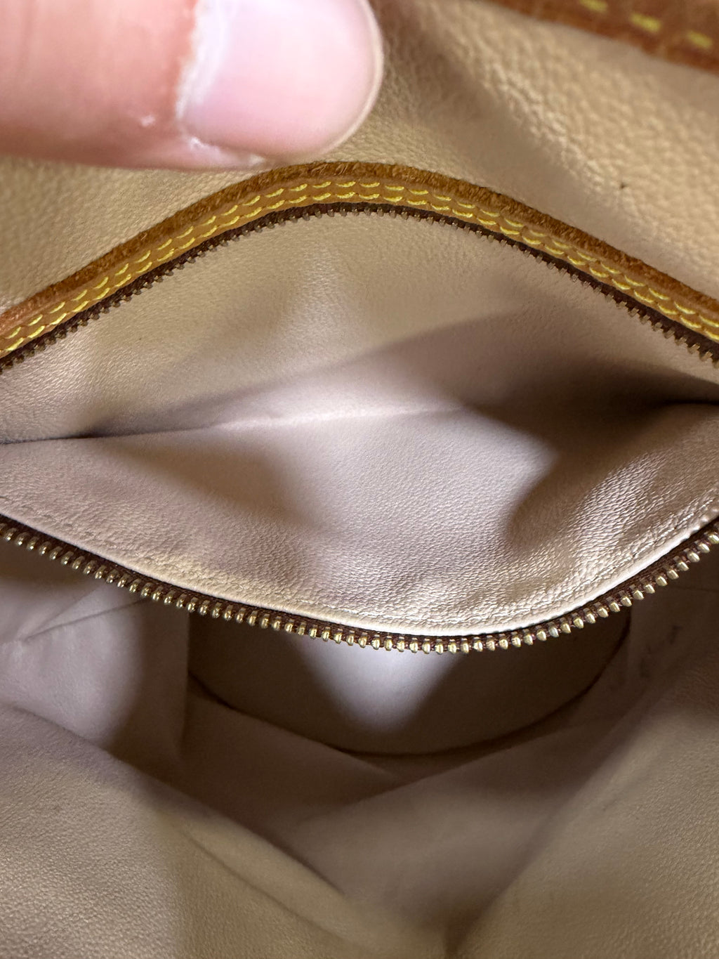 Louis Vuitton Bucket Bag GM