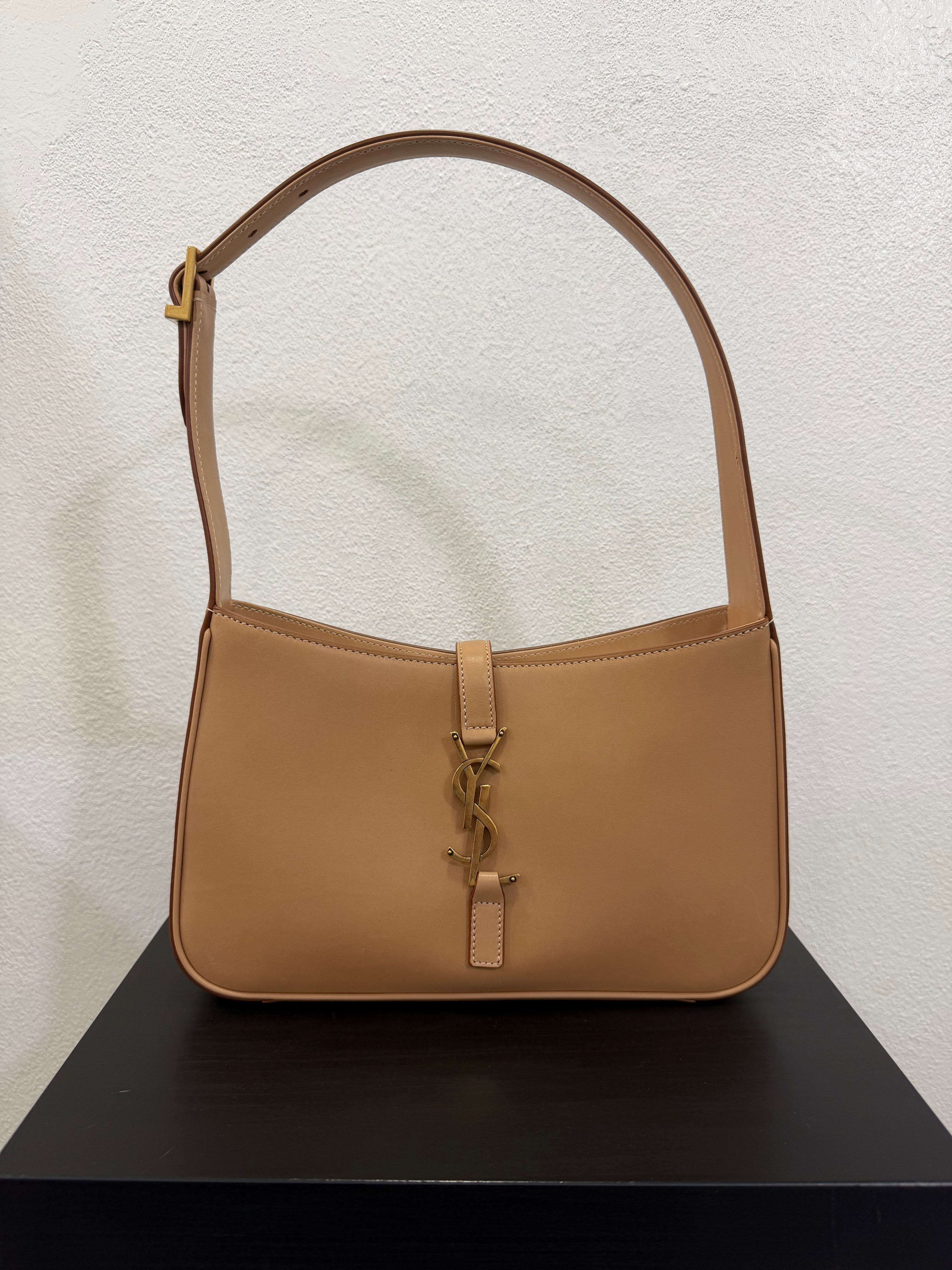 Saint Laurent Le 5 a 7 Hobo Grande