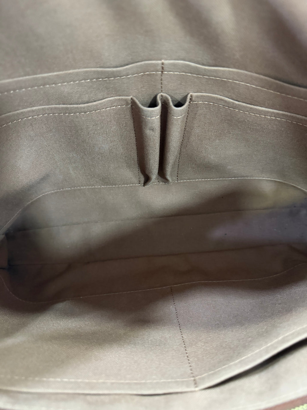 Louis Vuitton Port document Voyage Monogram