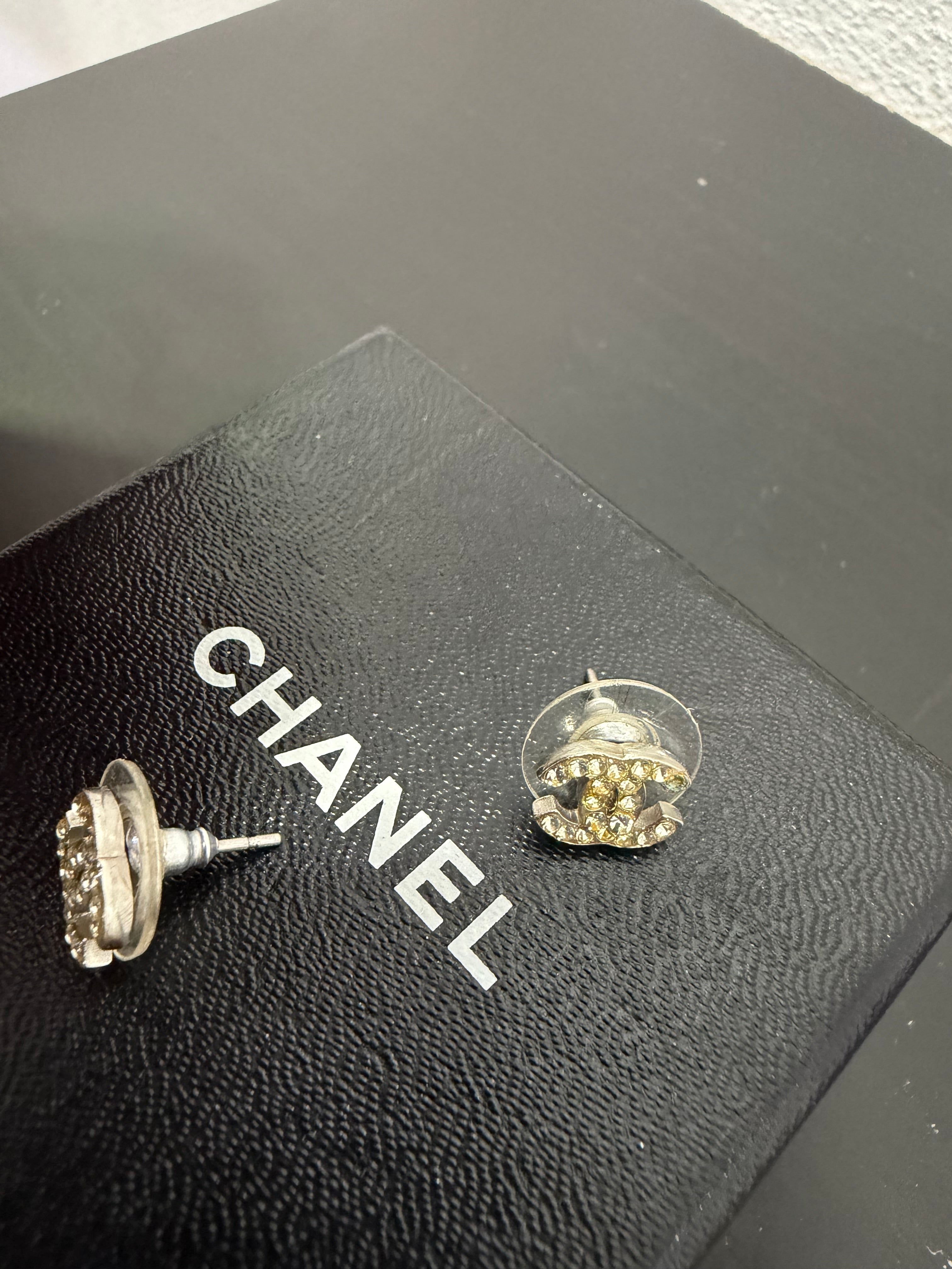 Chanel orecchini CC mini