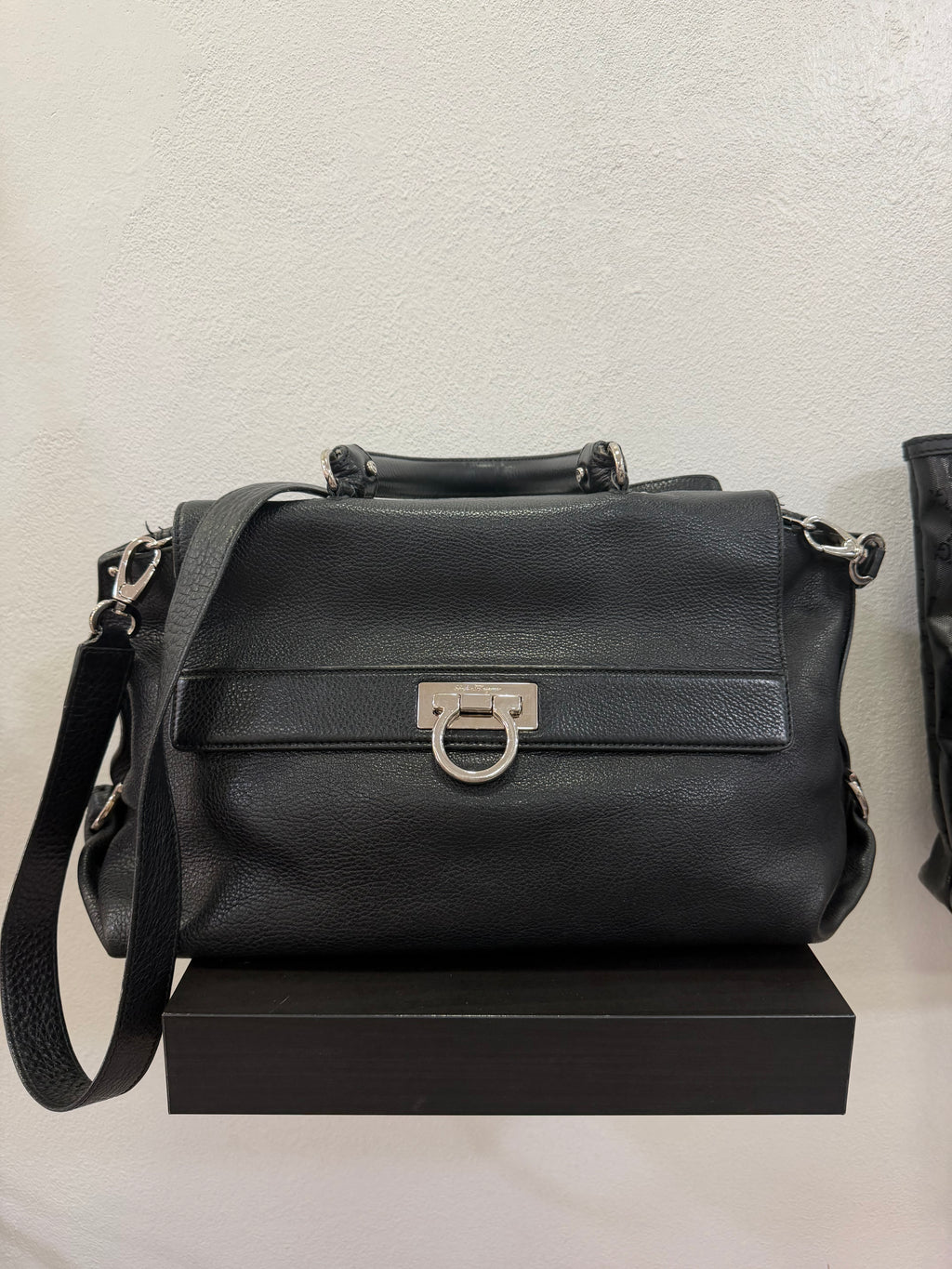 Salvatore Ferragamo Sofia Bag in pelle nera