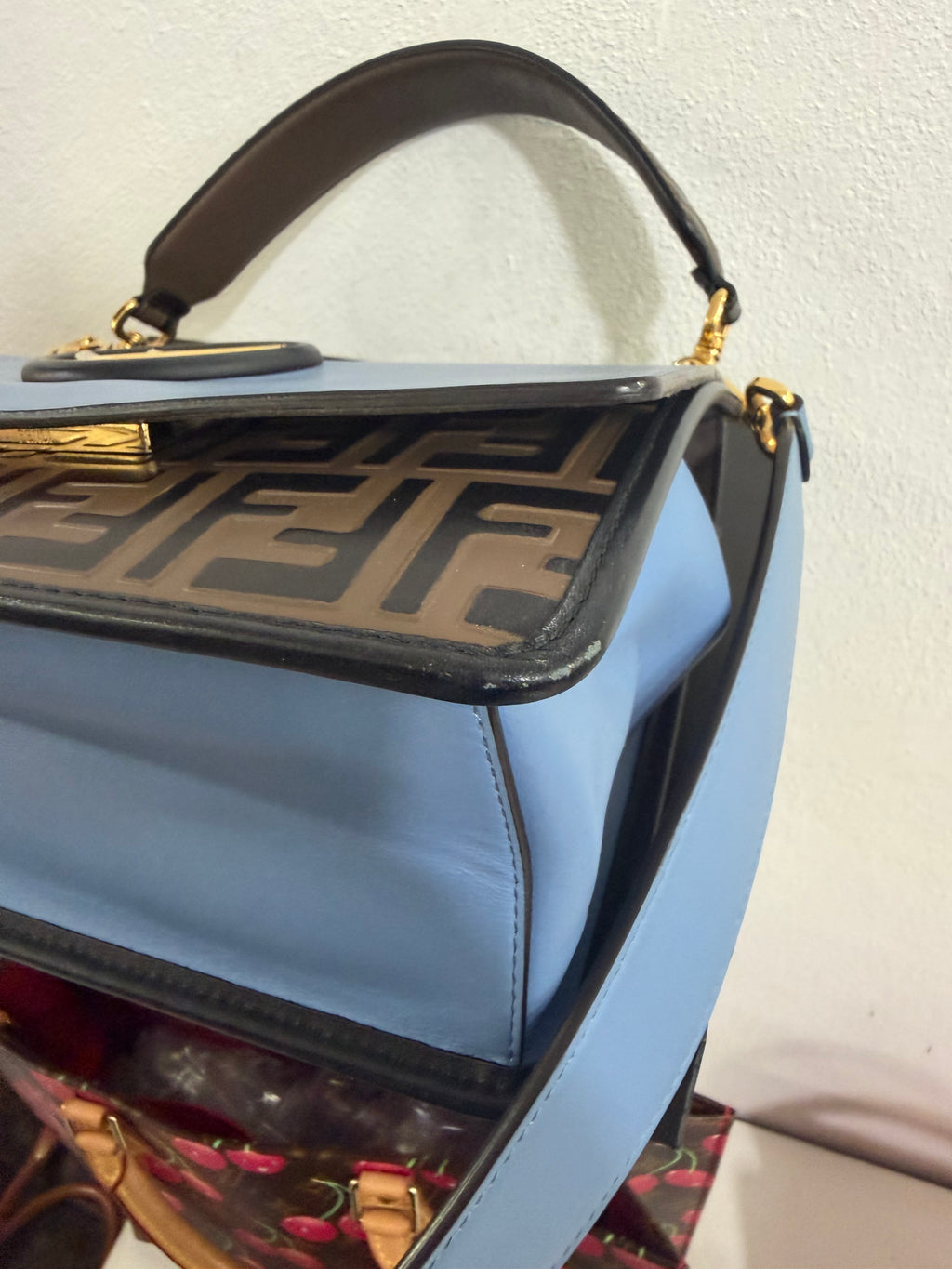 Fendi Kan I Medium in pelle Blu e FF