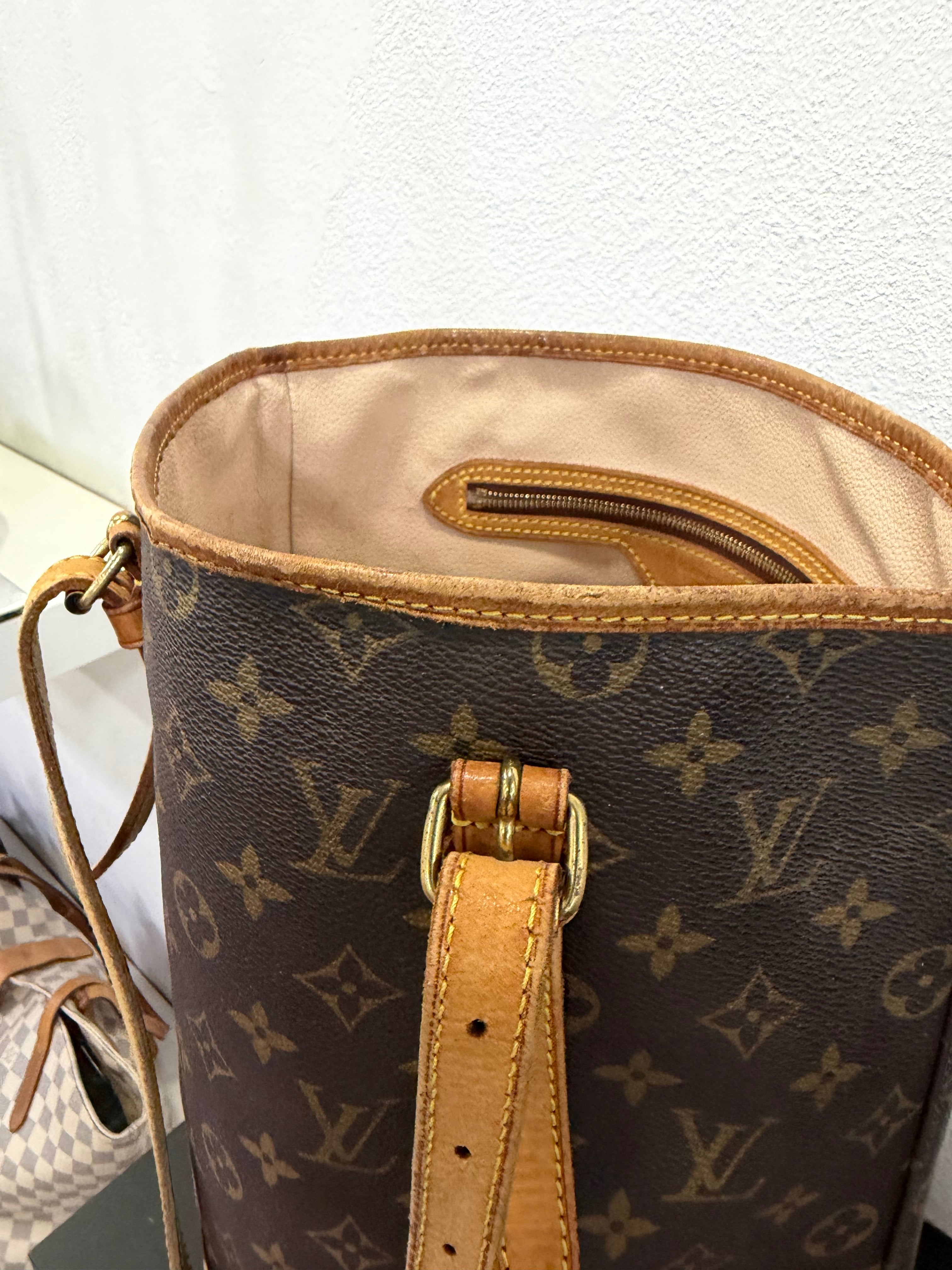 Louis Vuitton Bucket Bag GM