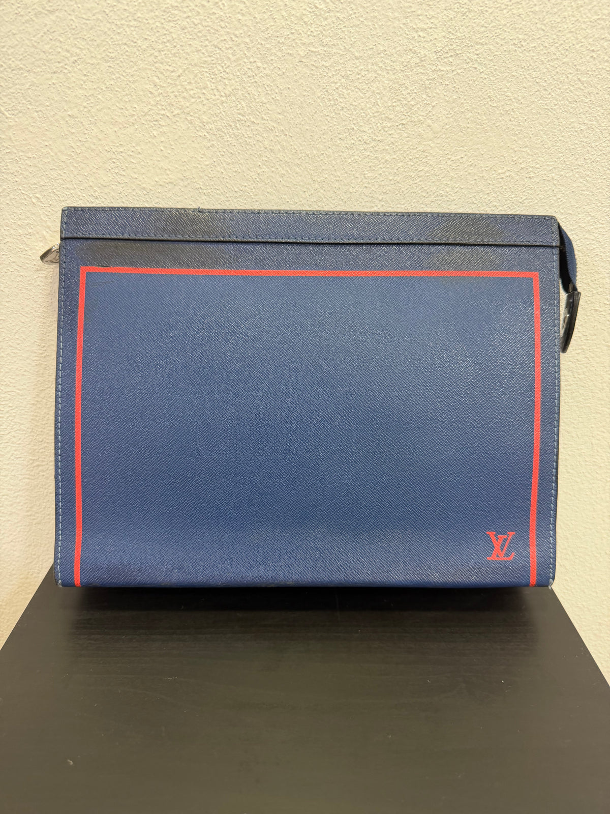 Louis Vuitton Voyage in pelle taiga blu elettrico