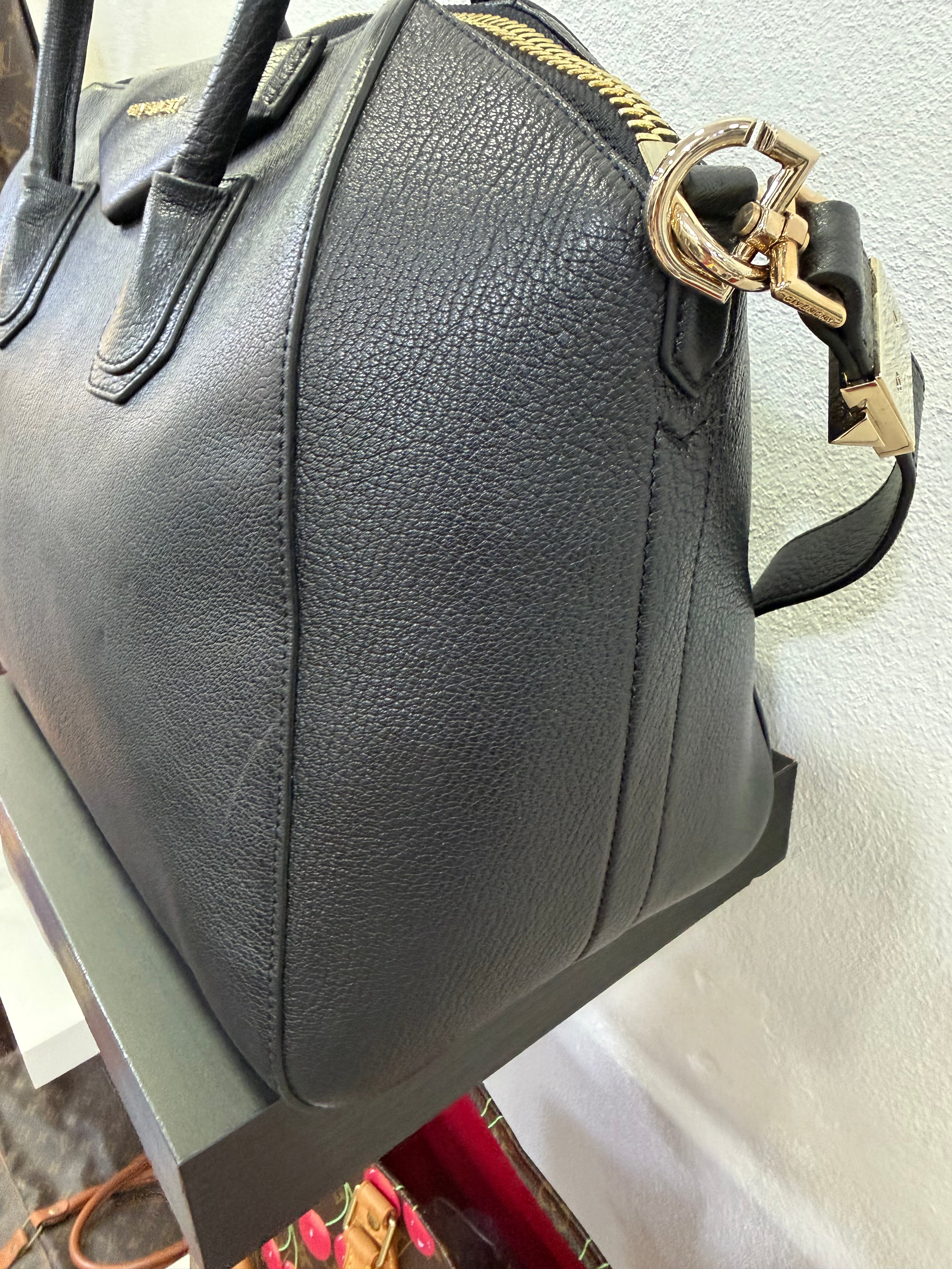 Givenchy Antigona Medium