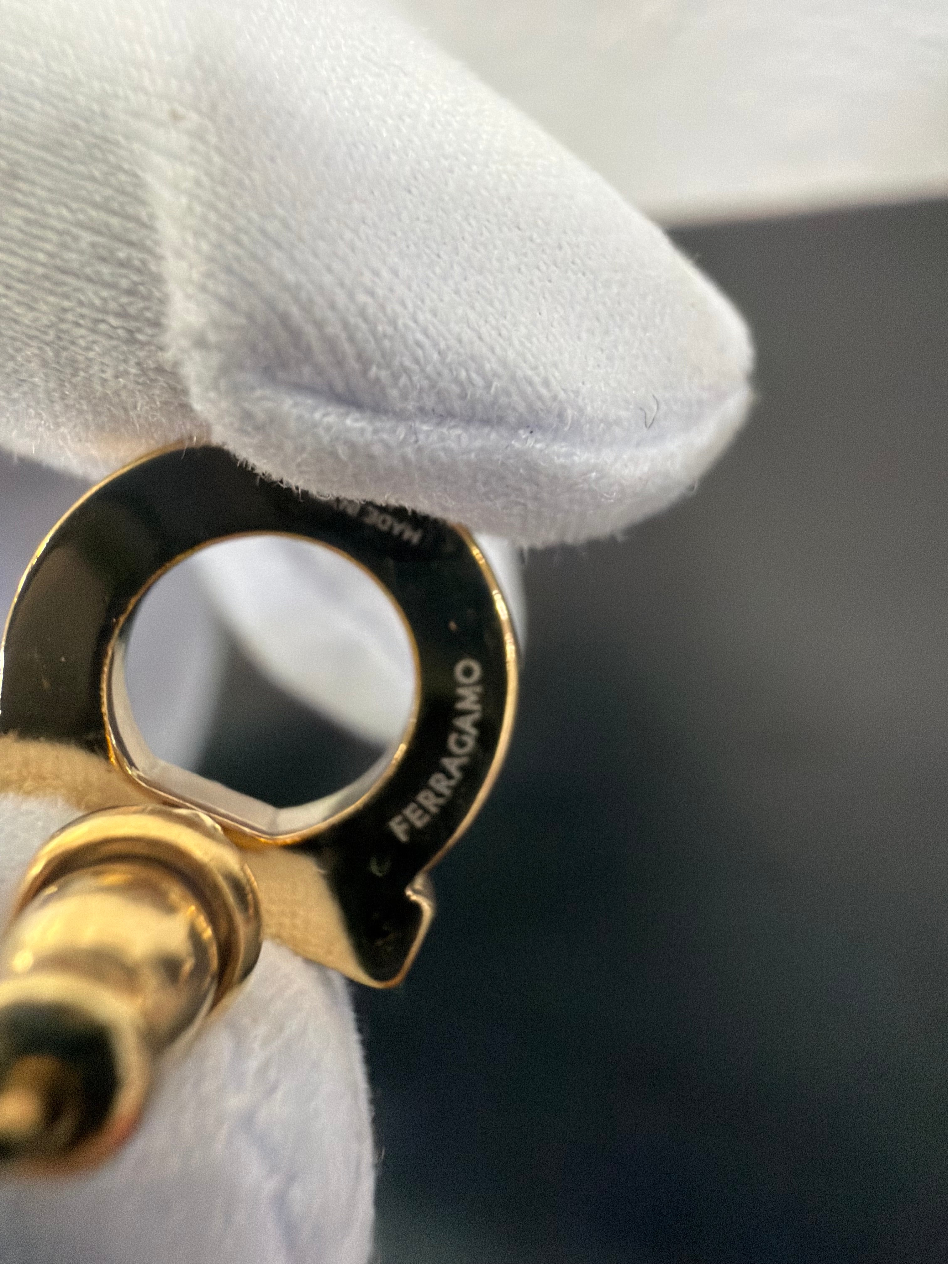 Ferragamo Orecchini Gancini con perle