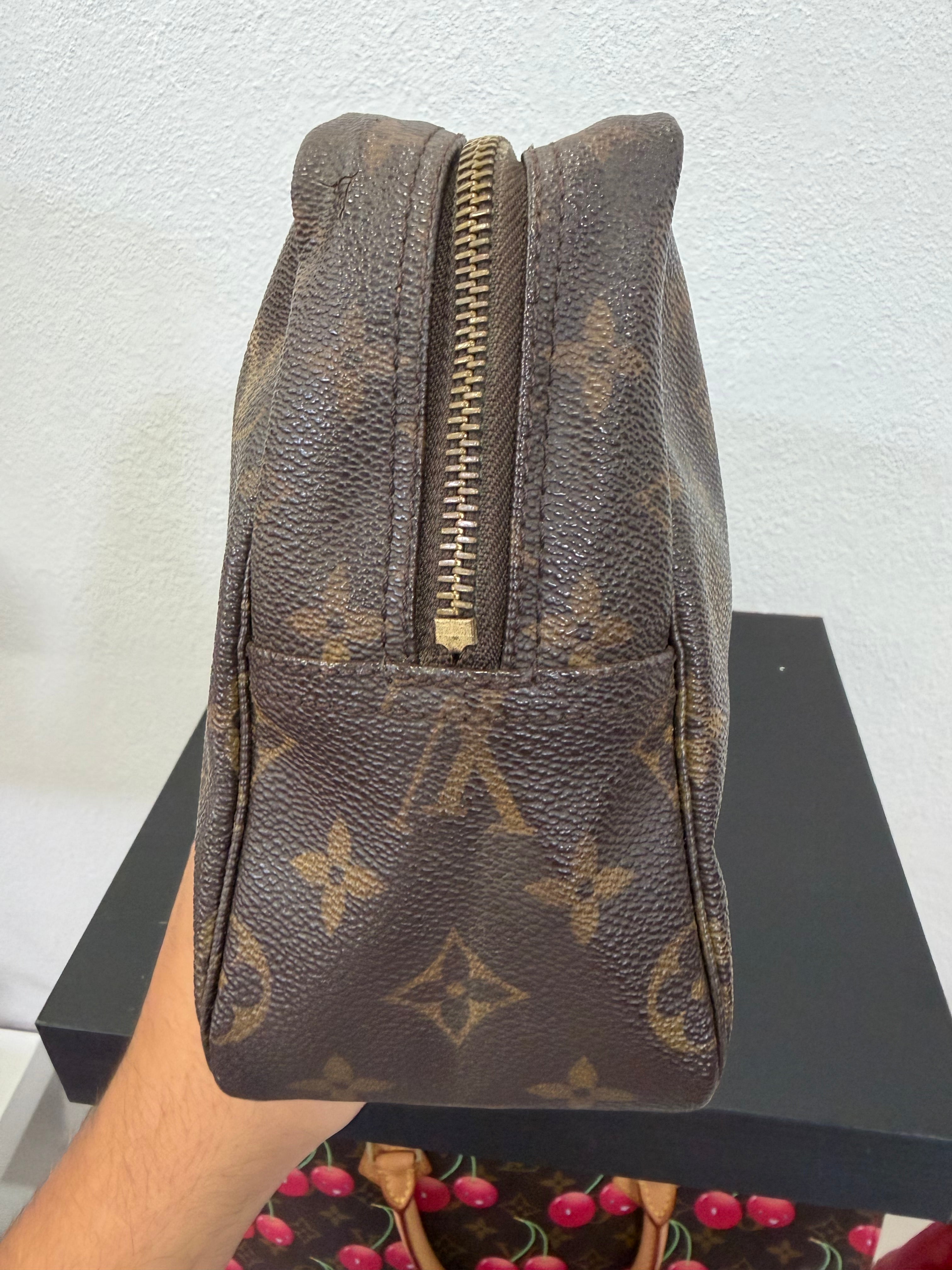 Louis Vuitton trousse 28
