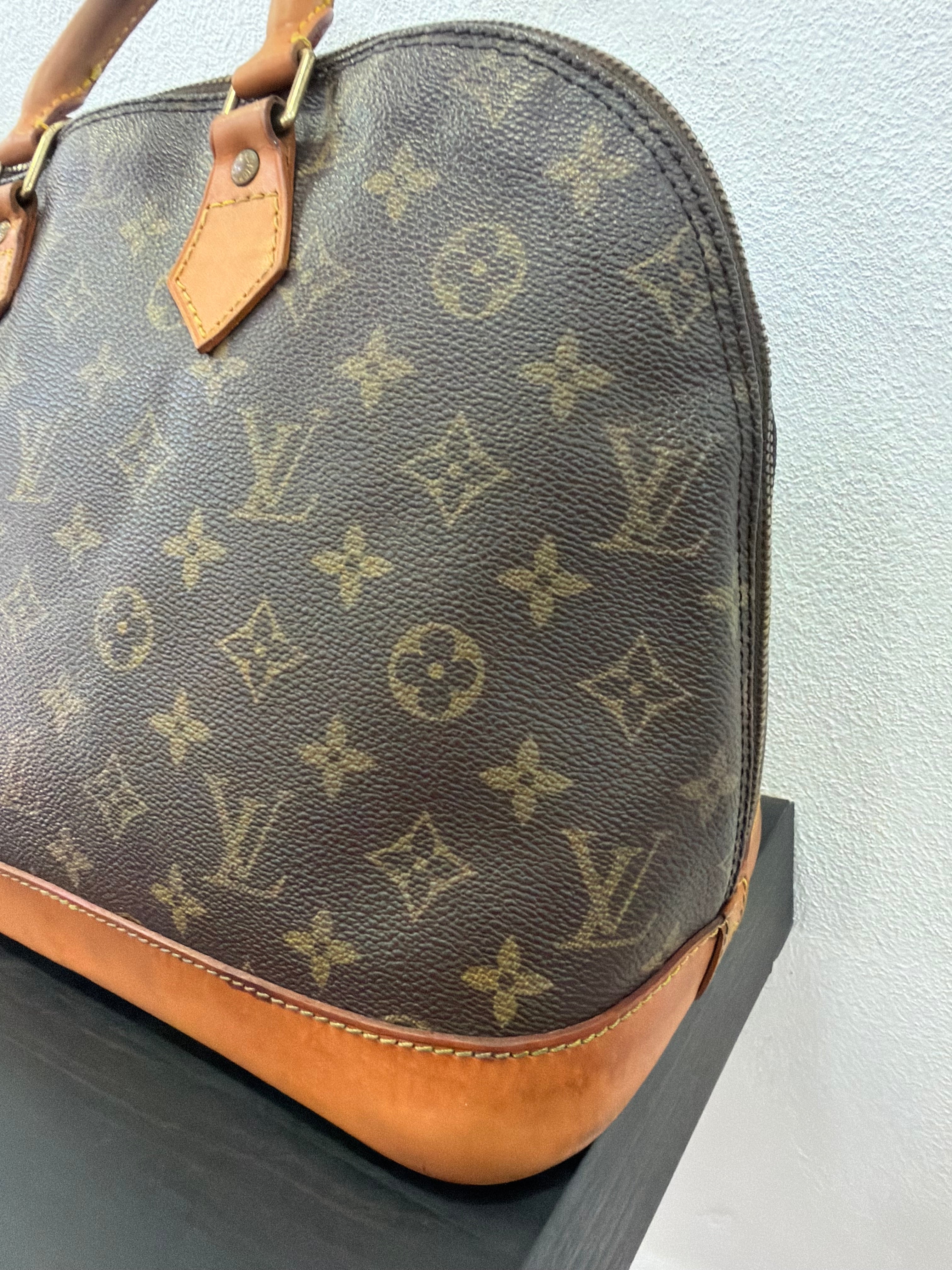 Louis Vuitton Alma PM