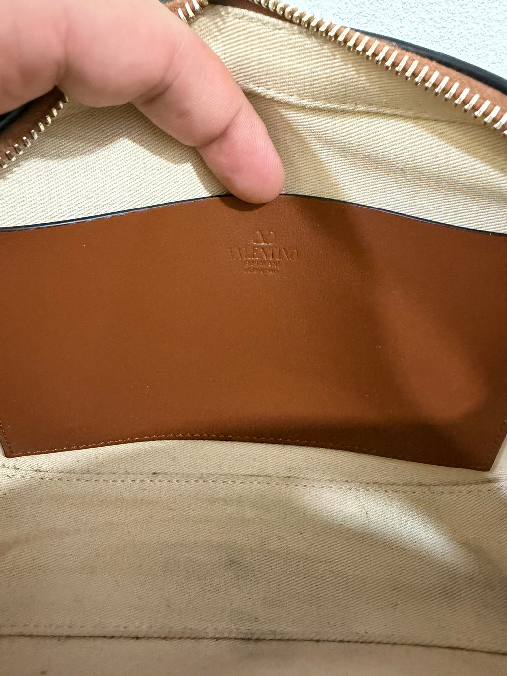 Valentino Garavani Camera Bag V Logo