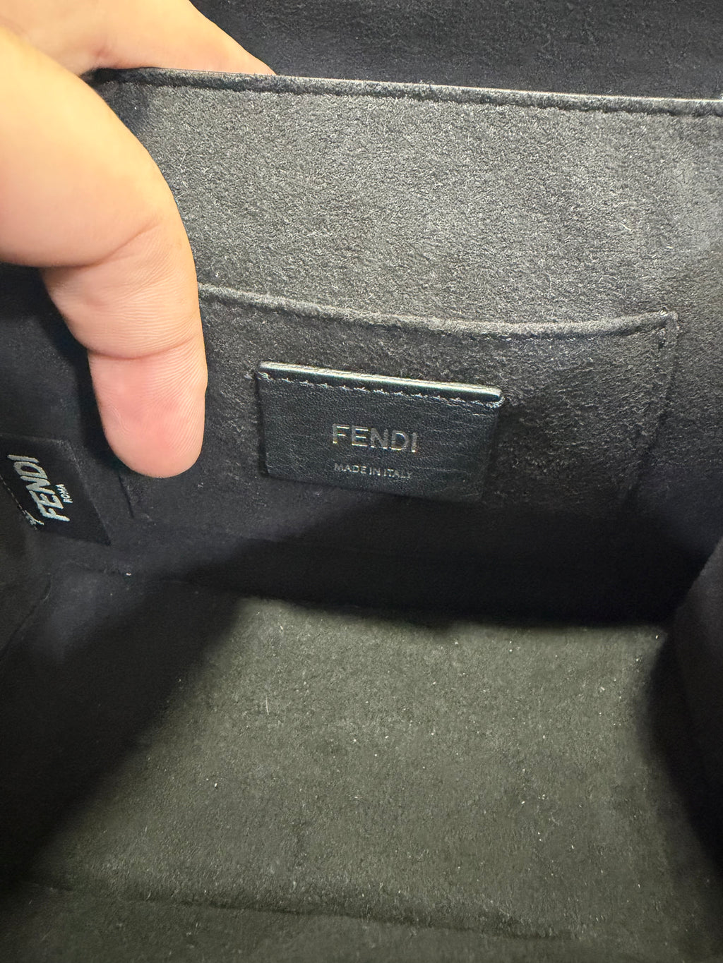 Fendi Kan I in pelle nera e velluto FF