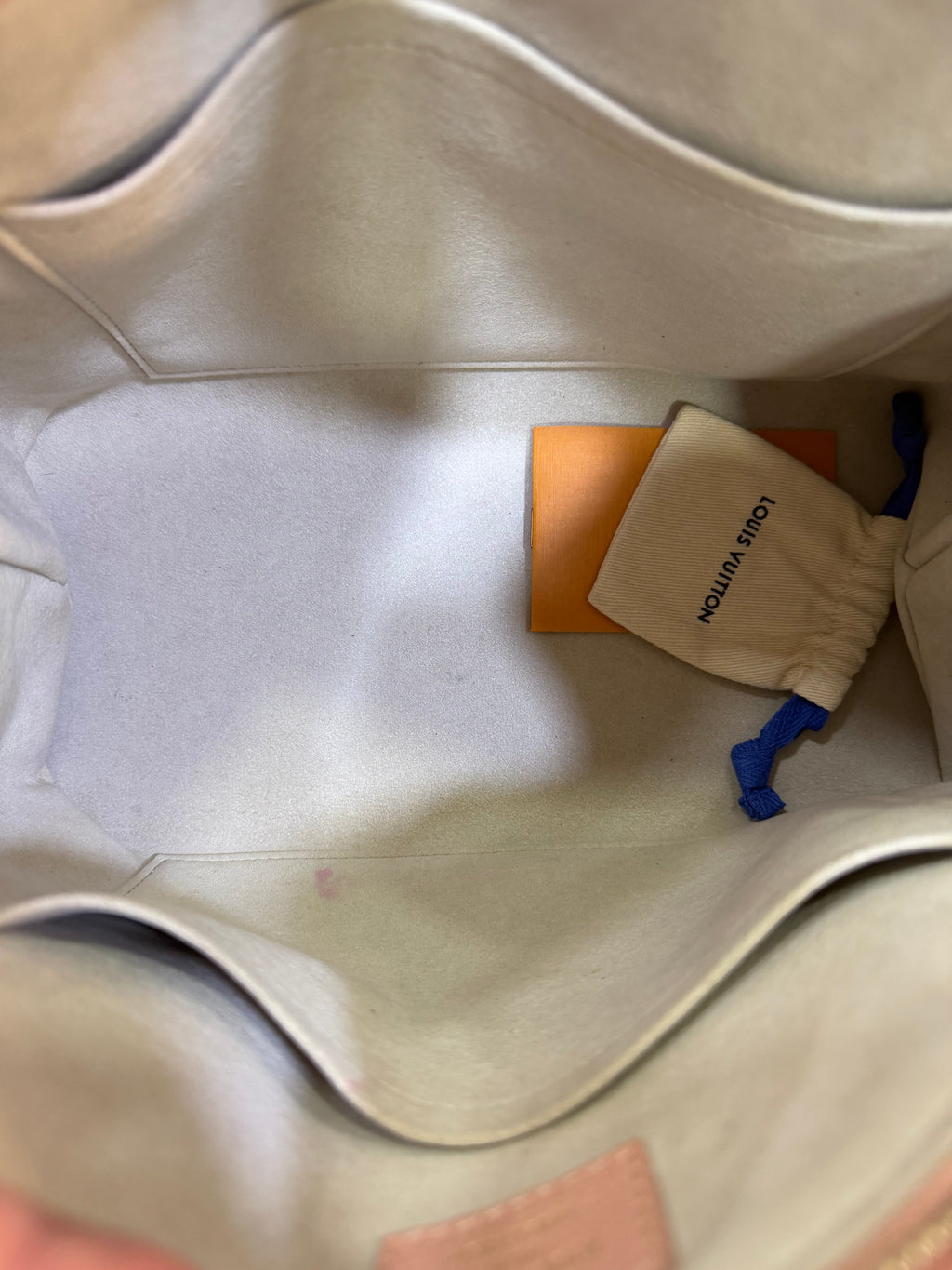 Louis Vuitton Petit Palais Empreinte rosa