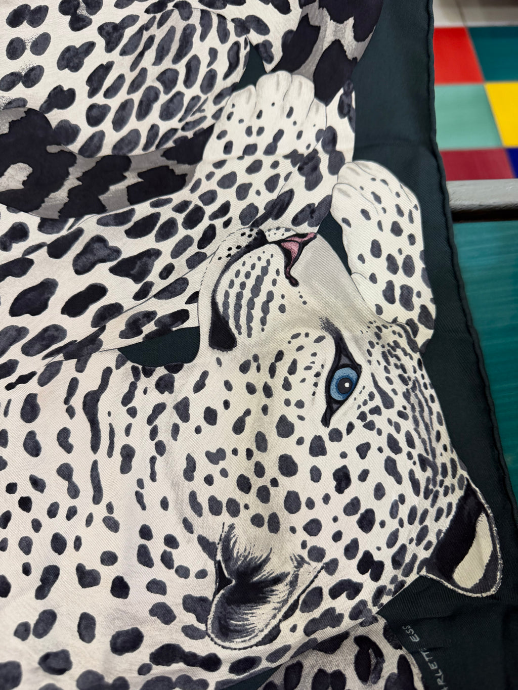 Hermès Carré 90 Lazy Leopardesses