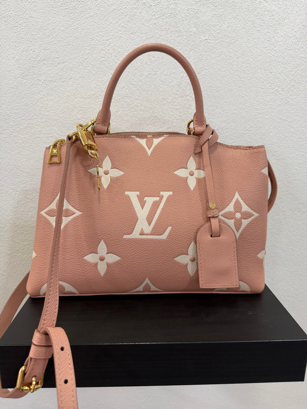Louis Vuitton Petit Palais Empreinte rosa