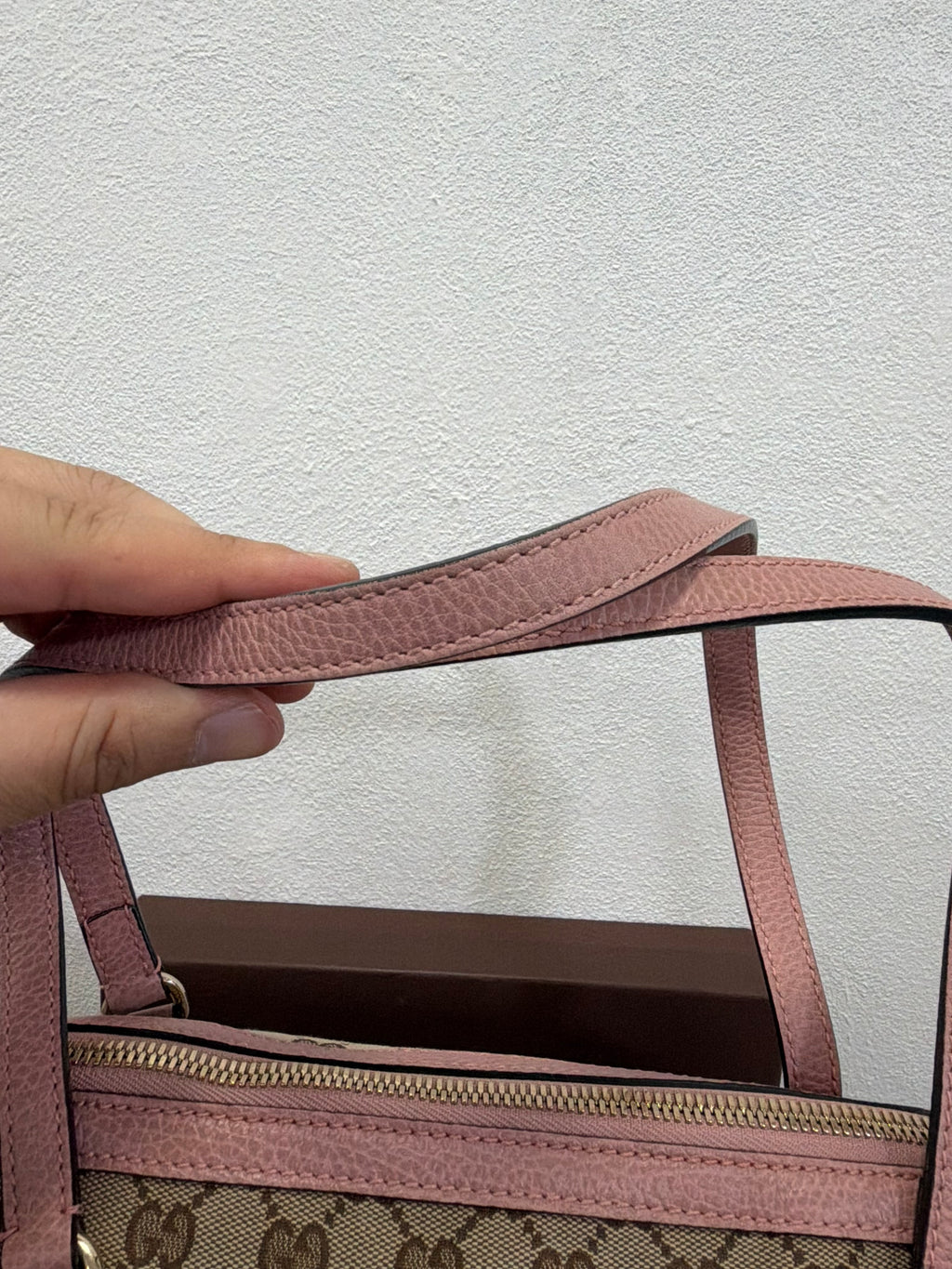 Gucci Bauletto GG supreme