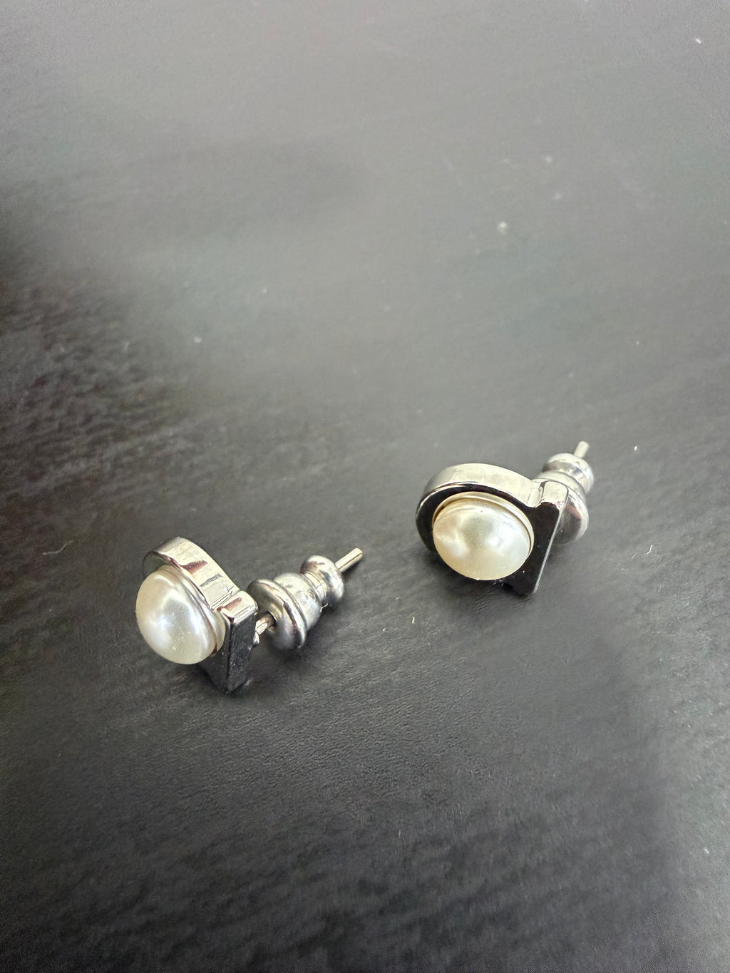 Ferragamo Orecchini Gancini Perla