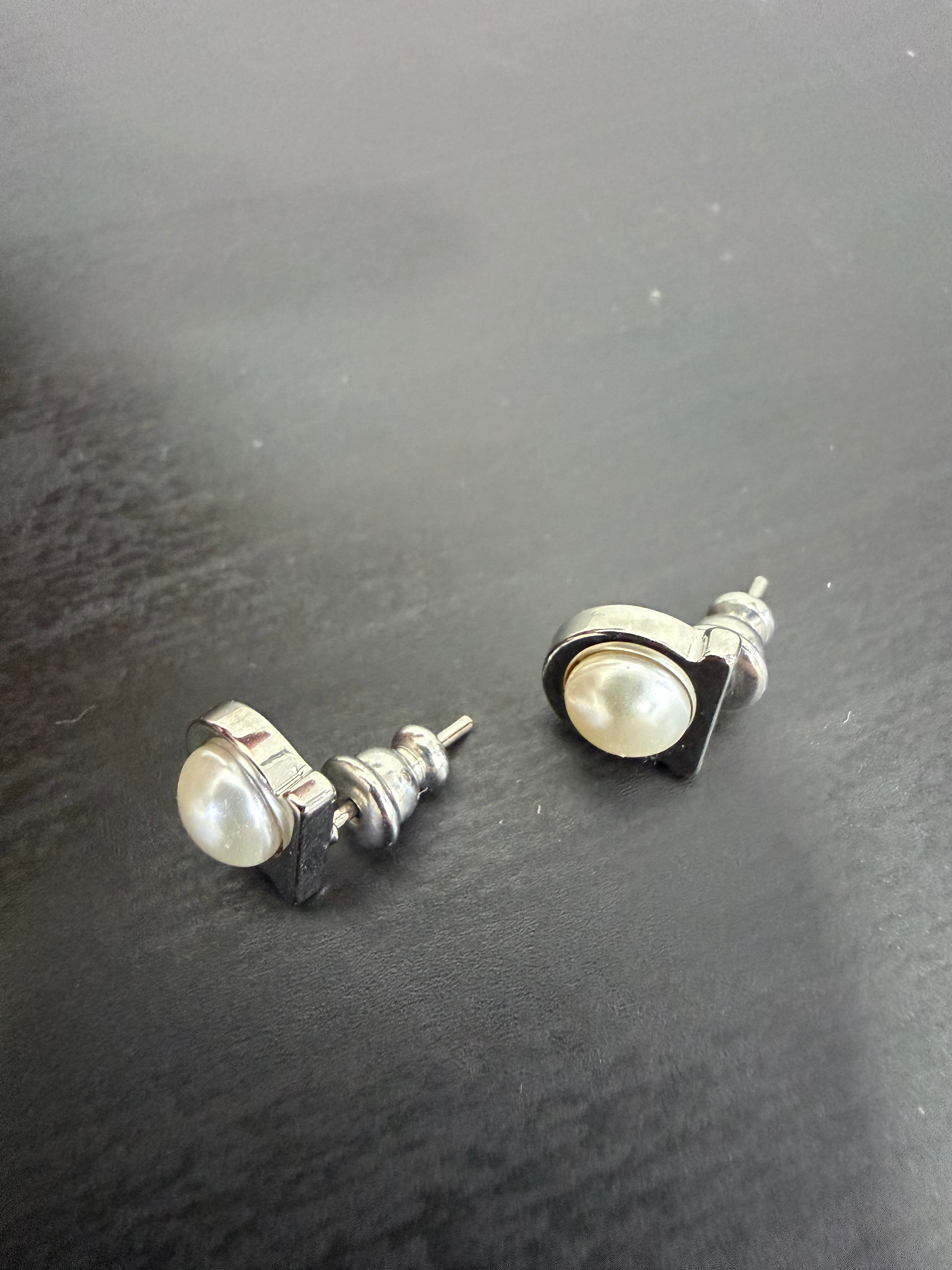 Ferragamo Orecchini Gancini Perla