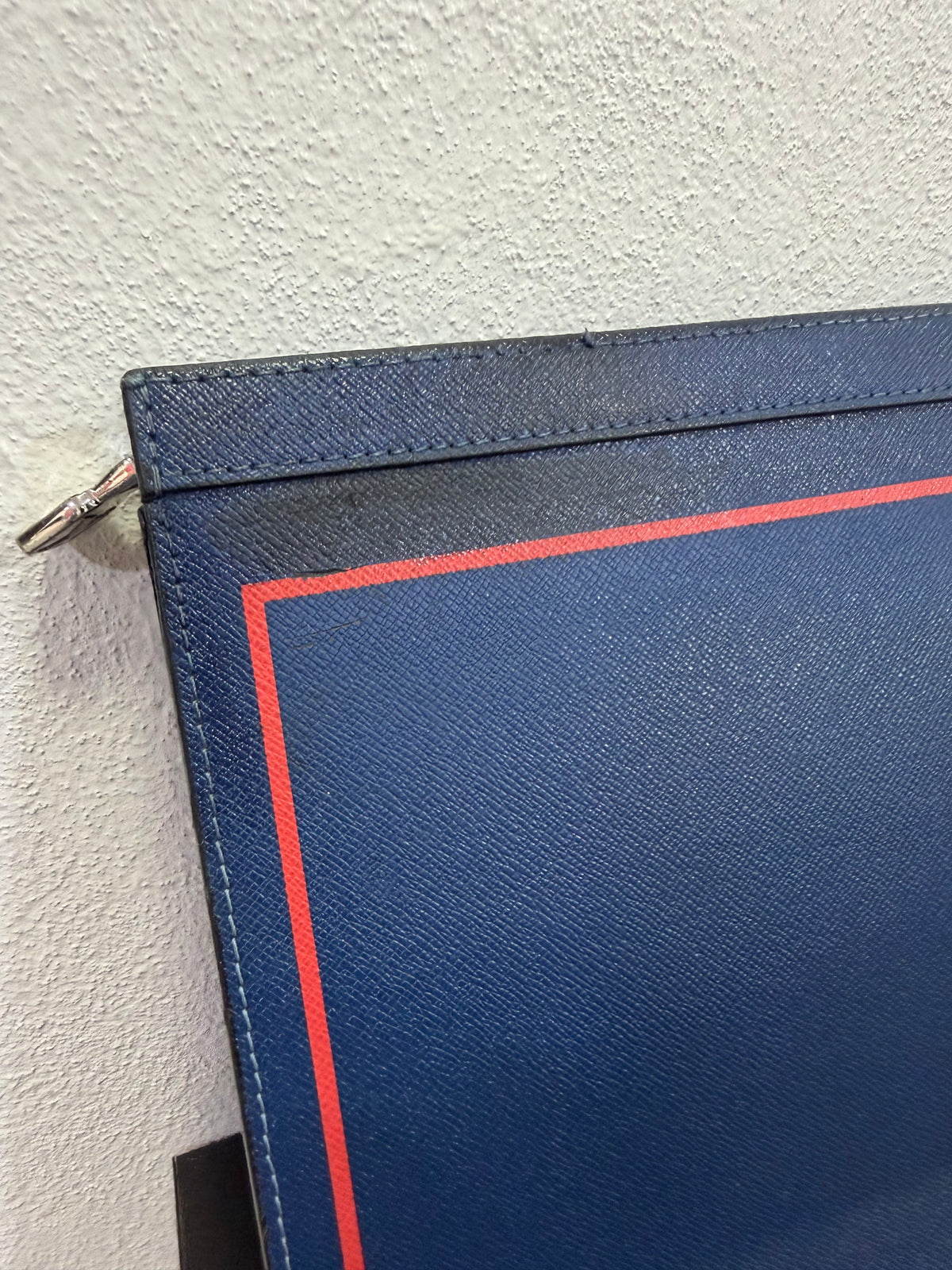 Louis Vuitton Voyage in pelle taiga blu elettrico