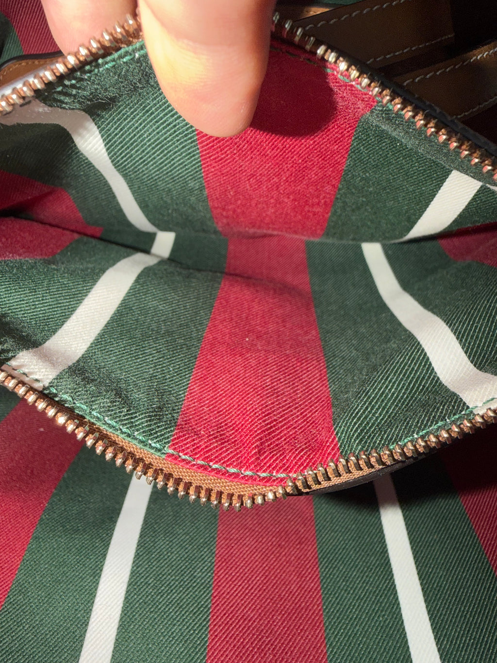 Gucci Emblem in tela GG Supreme