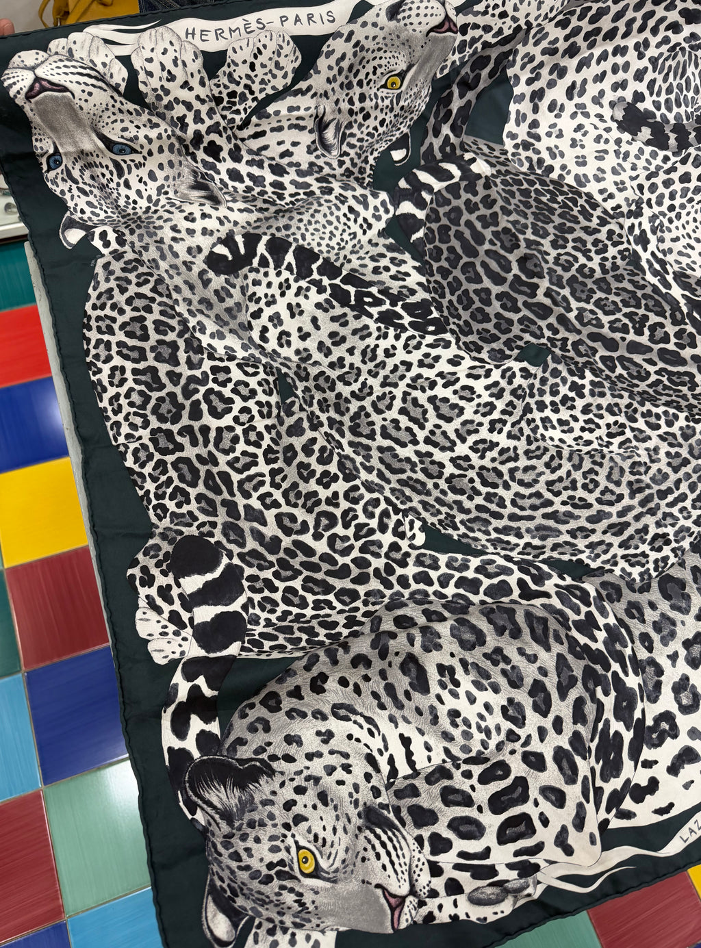 Hermès Carré 90 Lazy Leopardesses